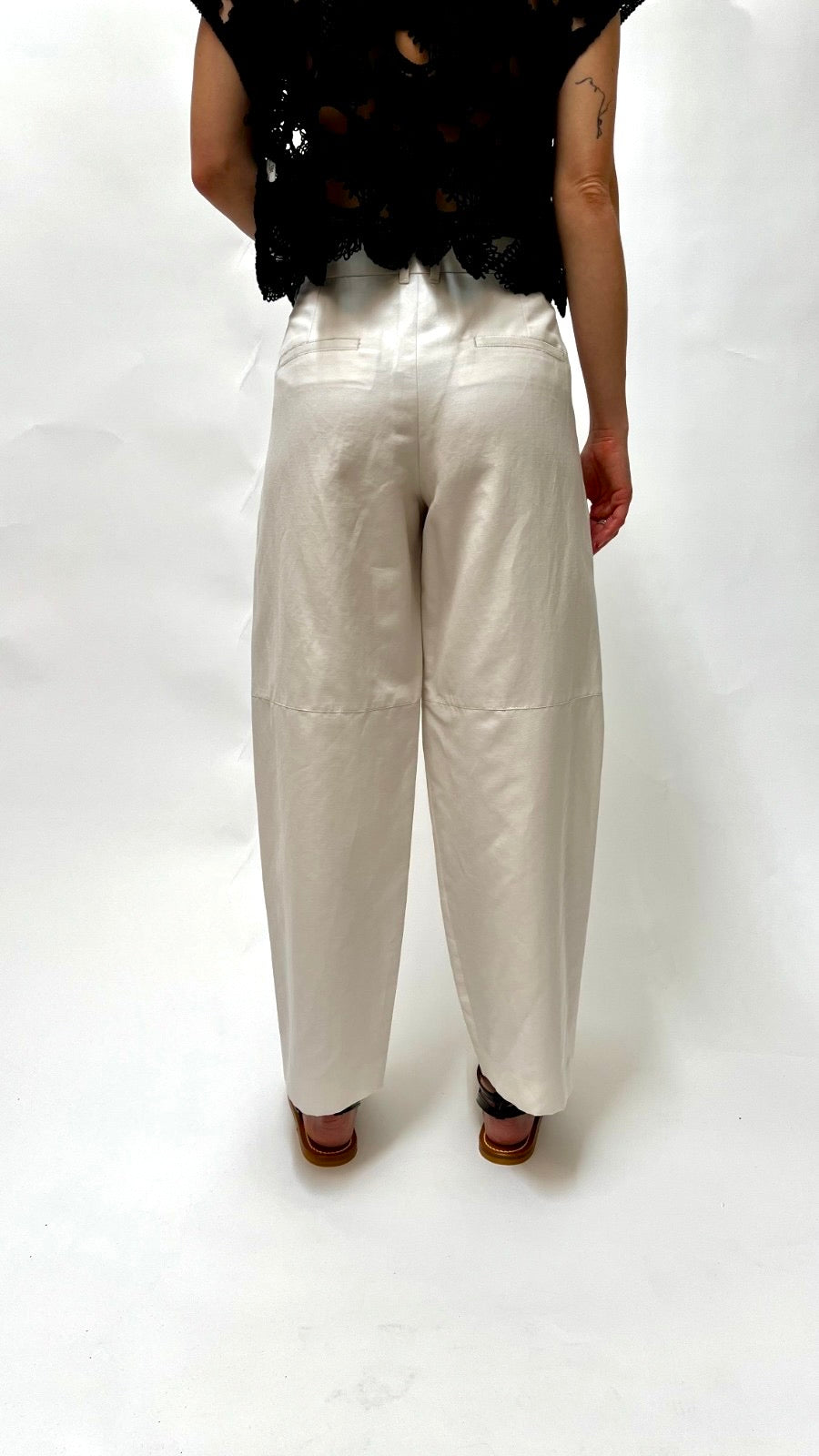 https://admin.shopify.com/store/gulieshop/products/15400791245149#:~:text=https%3A//www.gulieshop.it%20%E2%80%BA%20products%20%E2%80%BA%20s%2Dmaxmara%2Dpantalone%2Dballon%2Djack