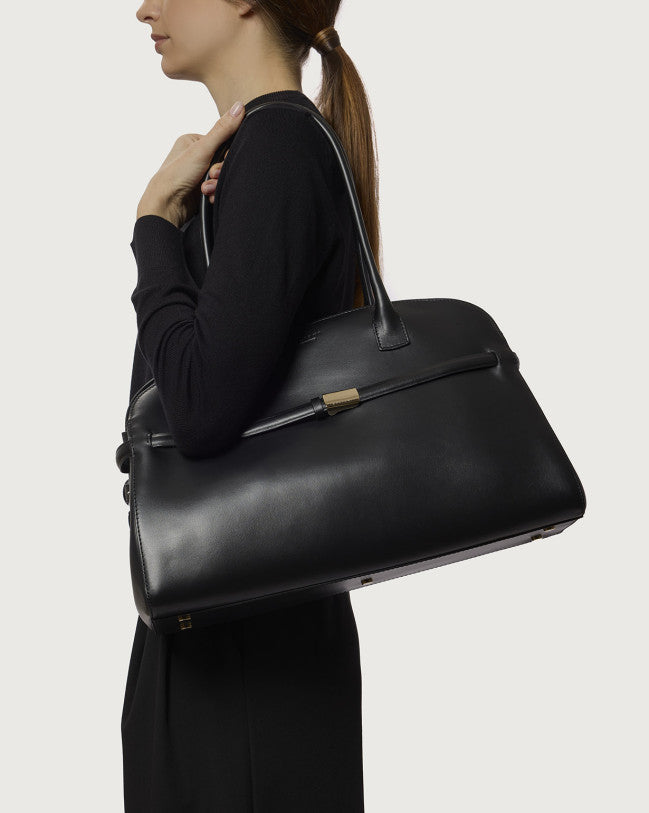 https://admin.shopify.com/store/gulieshop/products/15676795584861#:~:text=https%3A//www.gulieshop.it%20%E2%80%BA%20products%20%E2%80%BA%20orciani%2Dborsa%2Daura%2Dsoft%2Dlarge%2Db02201