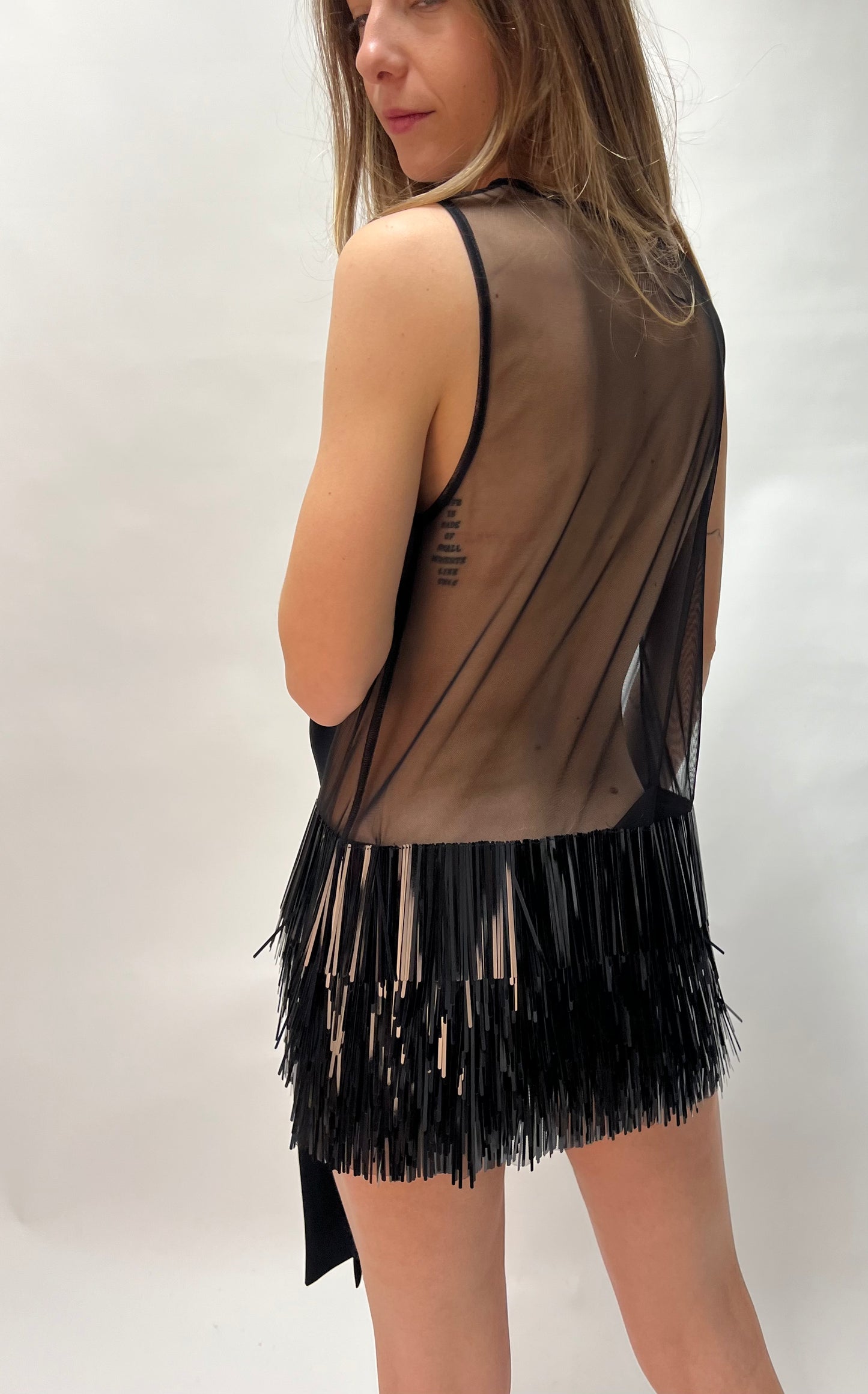L. Conti Top con paillettes a frangia L4WW58