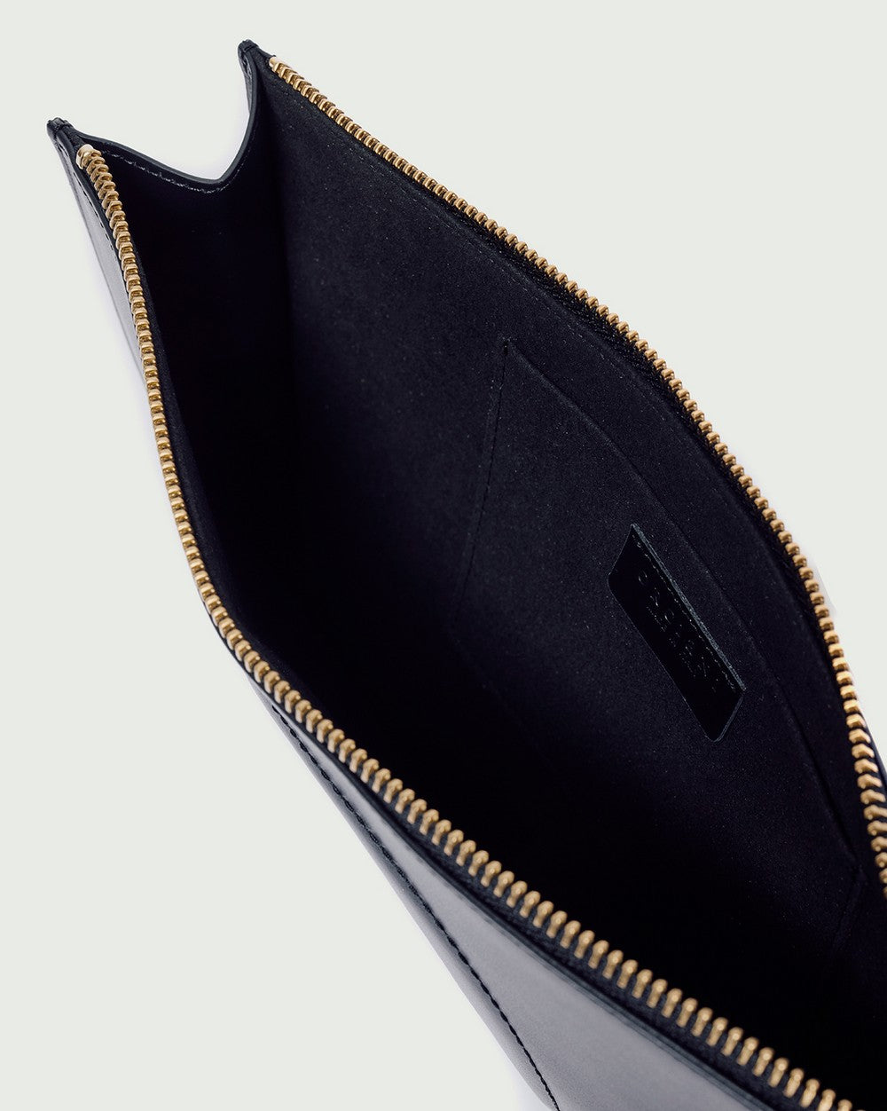 https://admin.shopify.com/store/gulieshop/products/15617437303133#:~:text=https%3A//www.gulieshop.it%20%E2%80%BA%20products%20%E2%80%BA%20orciani%2Dpochette%2Din%2Dpelle%2Dliscia%2Dher%2Do%2Dsd0188