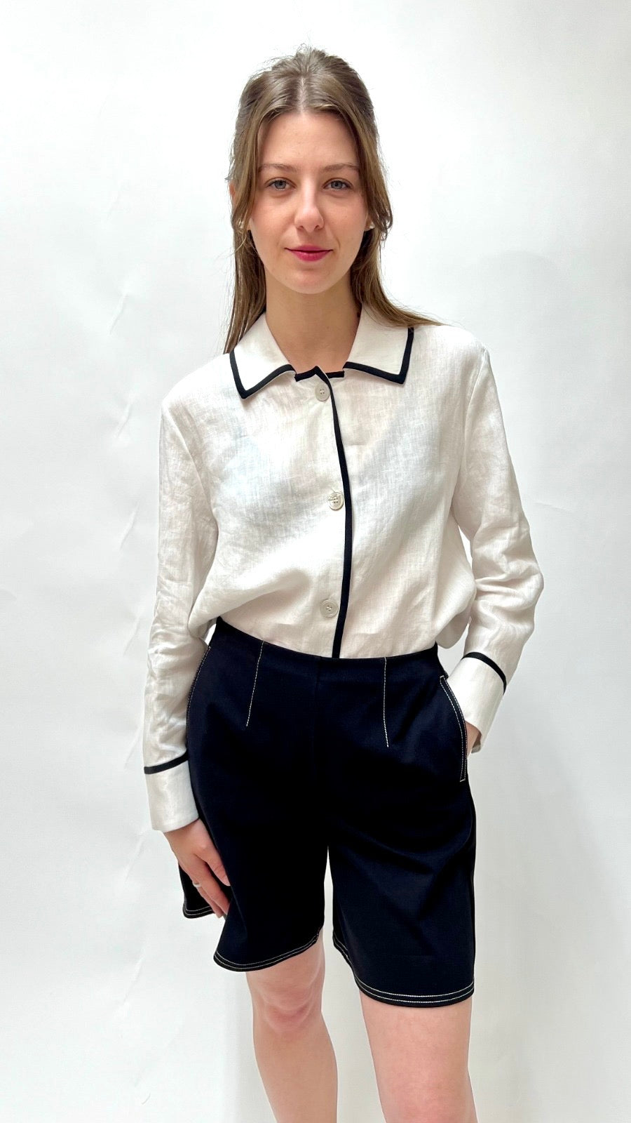 https://admin.shopify.com/store/gulieshop/products/15400764834141#:~:text=https%3A//www.gulieshop.it%20%E2%80%BA%20products%20%E2%80%BA%20s%2Dmaxmara%2Dcamicia%2Din%2Dlino%2Dmarilu