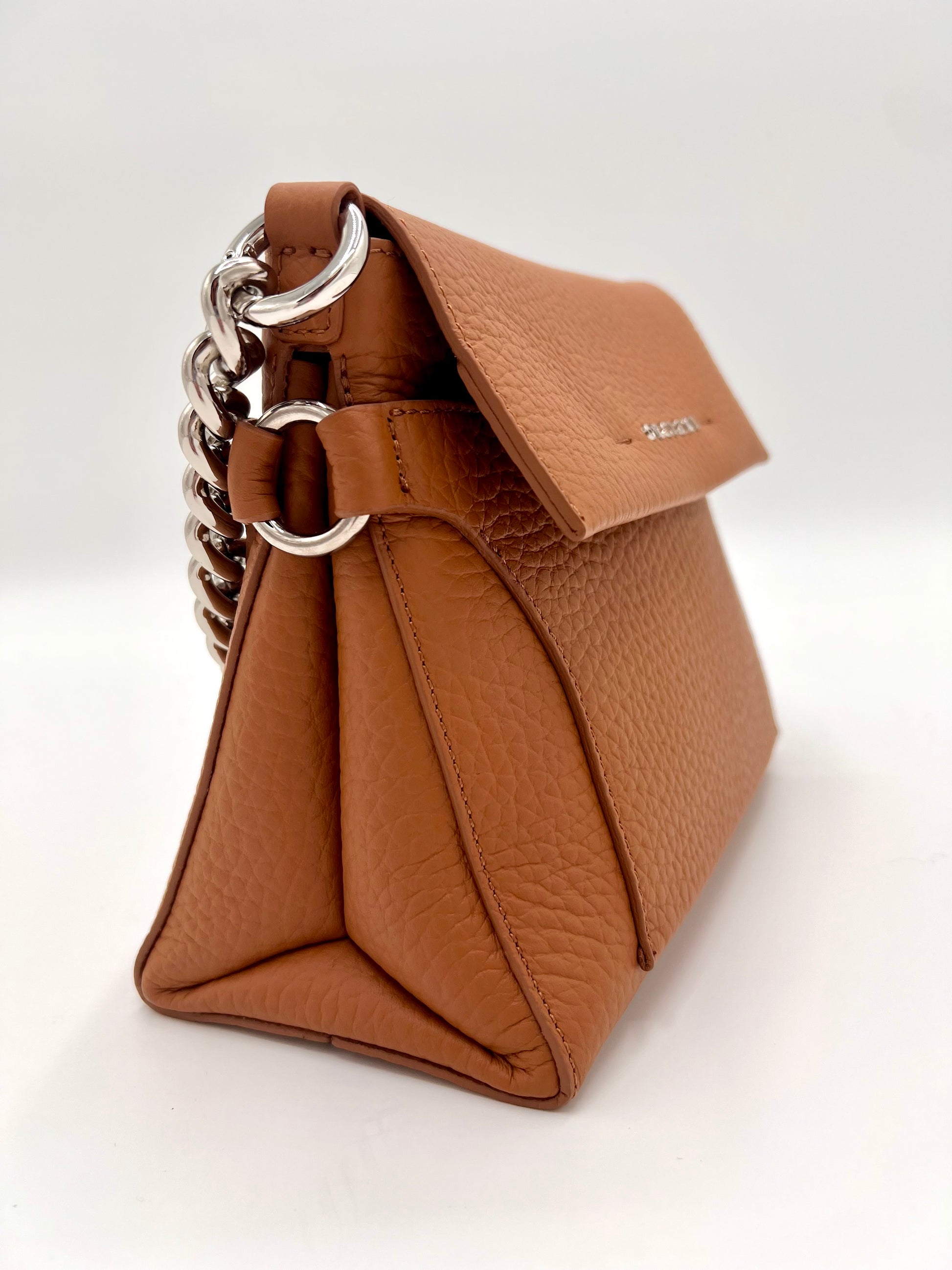 https://admin.shopify.com/store/gulieshop/products/15413202092381#:~:text=https%3A//www.gulieshop.it%20%E2%80%BA%20products%20%E2%80%BA%20orciani%2Dborsa%2Da%2Dspalla%2Dpiccola%2Dmissy%2Ds%2Dsoft%2Db02173%2D2