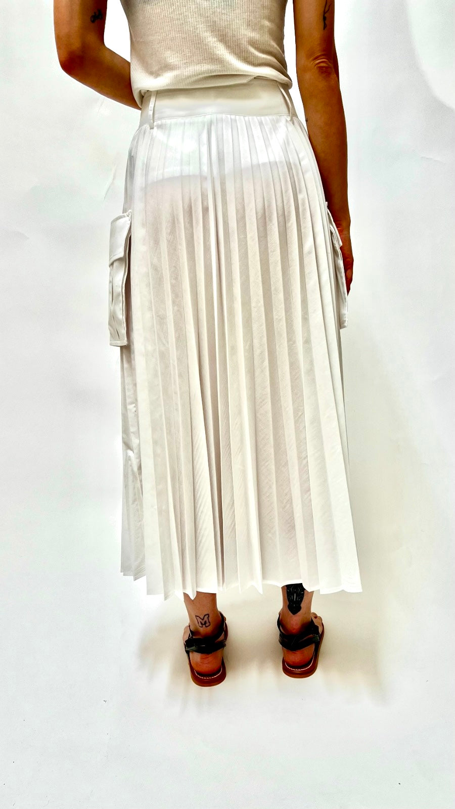 https://admin.shopify.com/store/gulieshop/products/15401463873885#:~:text=https%3A//www.gulieshop.it%20%E2%80%BA%20products%20%E2%80%BA%20meimeij%2Dgonna%2Dplisse%2Dcon%2Dtasconi%2Dm5el09