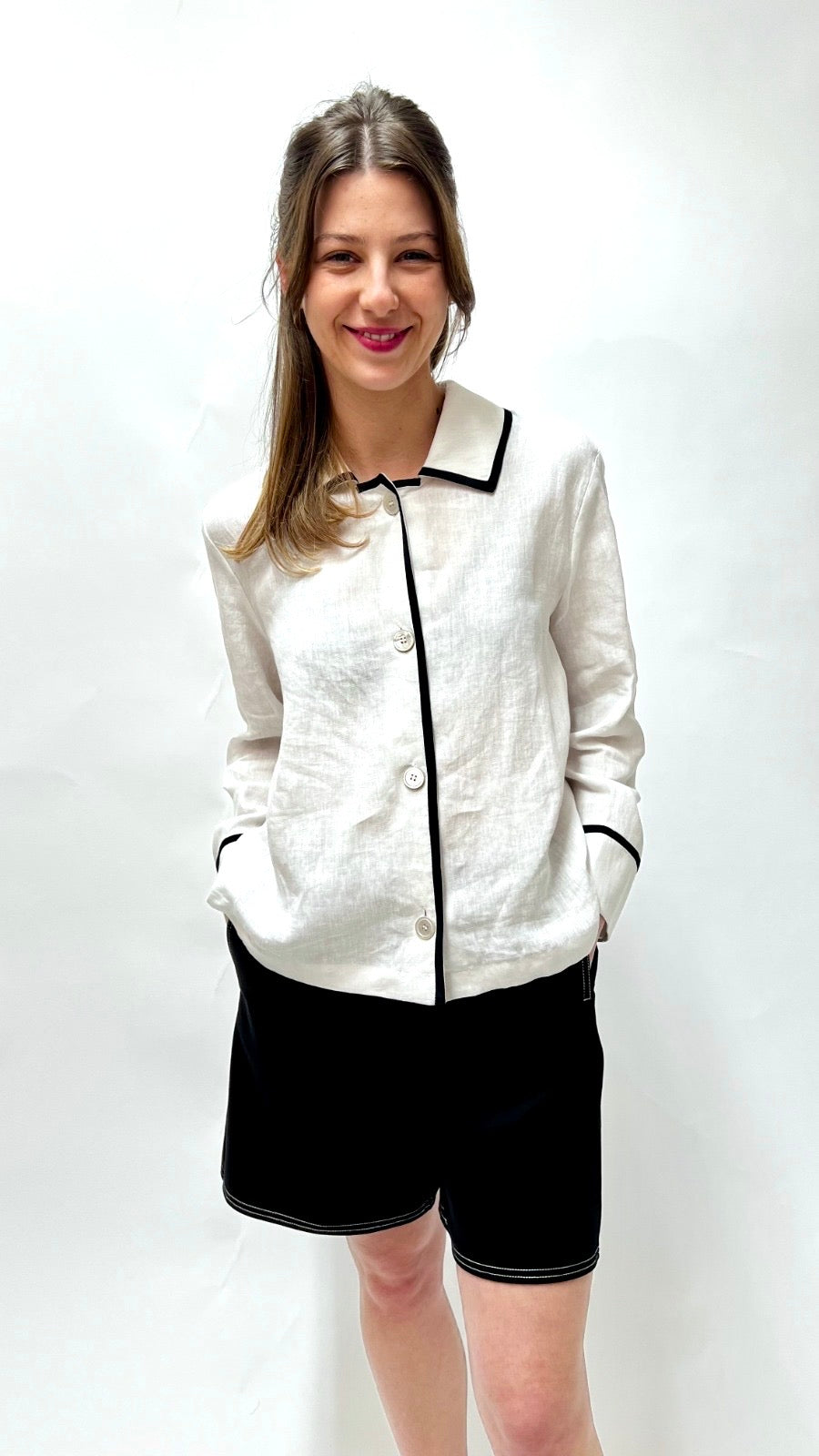 https://admin.shopify.com/store/gulieshop/products/15400764834141#:~:text=https%3A//www.gulieshop.it%20%E2%80%BA%20products%20%E2%80%BA%20s%2Dmaxmara%2Dcamicia%2Din%2Dlino%2Dmarilu