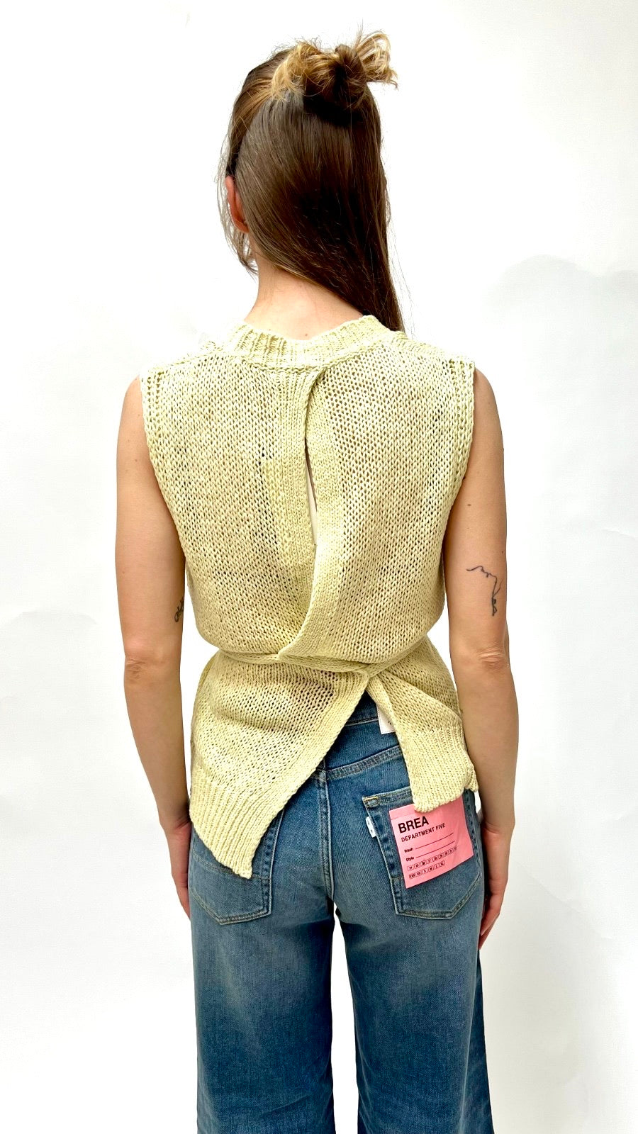 https://admin.shopify.com/store/gulieshop/products/15400666661213#:~:text=https%3A//www.gulieshop.it%20%E2%80%BA%20products%20%E2%80%BA%20r%2Dcollina%2Dgilet%2Din%2Dfilo%2Db41018