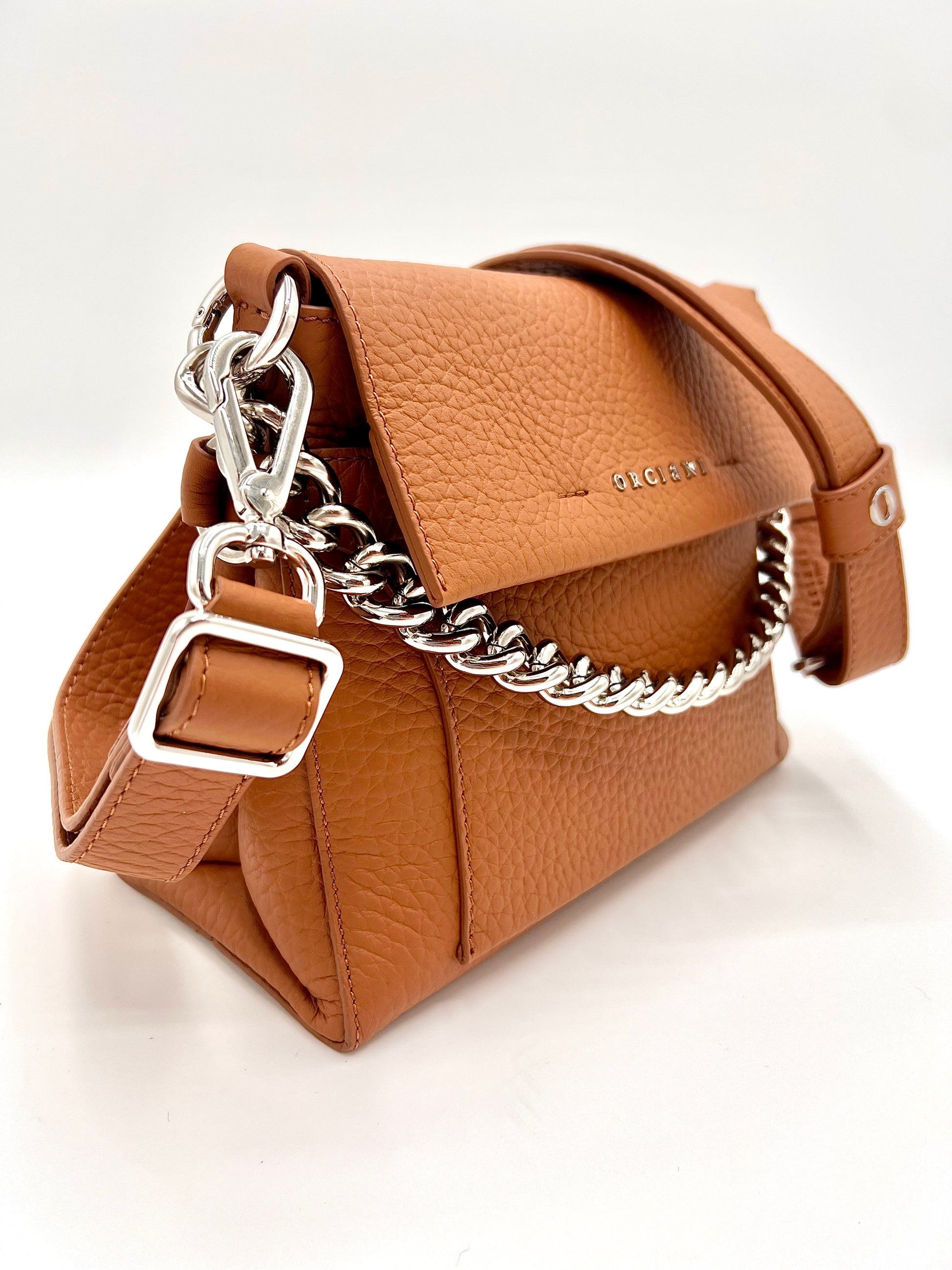 https://admin.shopify.com/store/gulieshop/products/15413202092381#:~:text=https%3A//www.gulieshop.it%20%E2%80%BA%20products%20%E2%80%BA%20orciani%2Dborsa%2Da%2Dspalla%2Dpiccola%2Dmissy%2Ds%2Dsoft%2Db02173%2D2