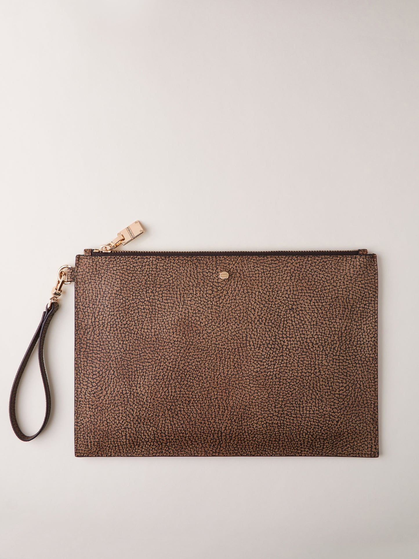 https://admin.shopify.com/store/gulieshop/products/15615157731677#:~:text=https%3A//www.gulieshop.it%20%E2%80%BA%20products%20%E2%80%BA%20borbonese%2Dbusta%2Dpiatta%2Dcon%2Dmaniglia%2D902016