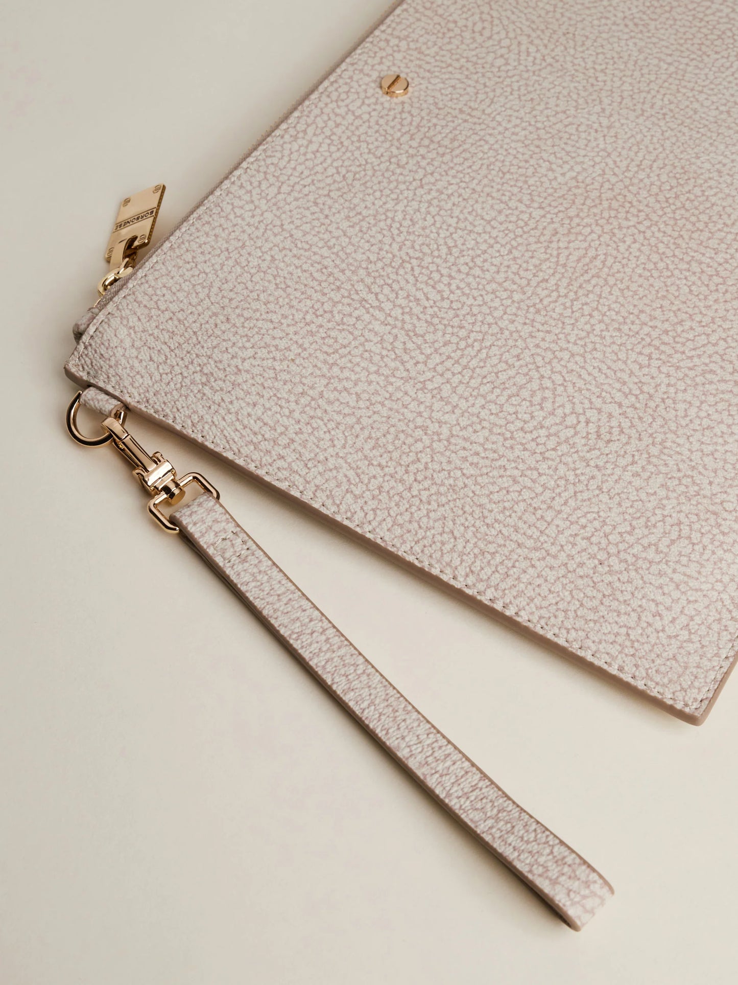 https://admin.shopify.com/store/gulieshop/products/15391808717149#:~:text=https%3A//www.gulieshop.it%20%E2%80%BA%20products%20%E2%80%BA%20borbonese%2Dbusta%2Dpiatta%2Dc%2Dmaniglia%2D902016ar6c75