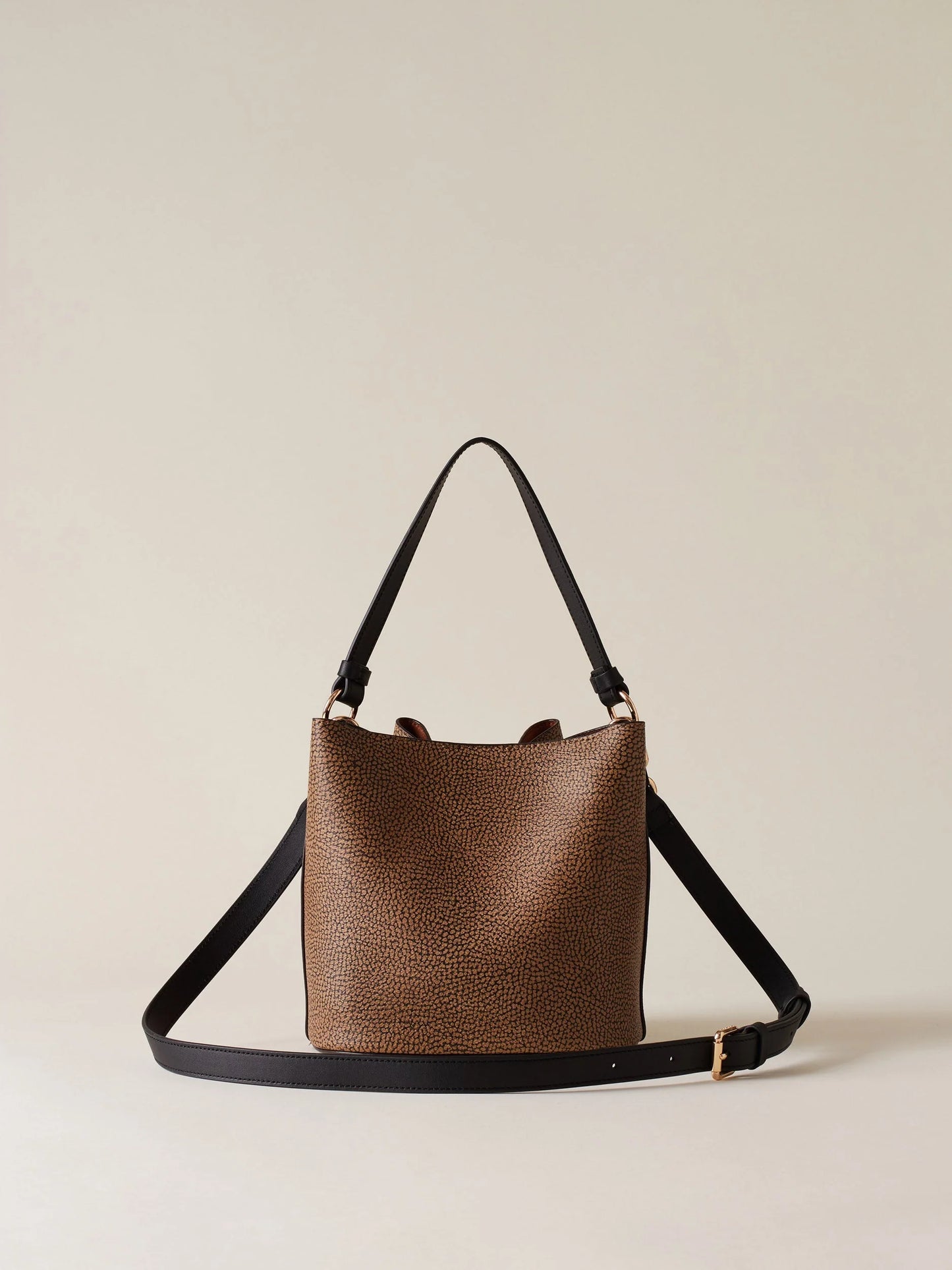https://admin.shopify.com/store/gulieshop/products/15391808684381#:~:text=https%3A//www.gulieshop.it%20%E2%80%BA%20products%20%E2%80%BA%20borbonese%2Dborsa%2Dsecchiello%2D910100570023