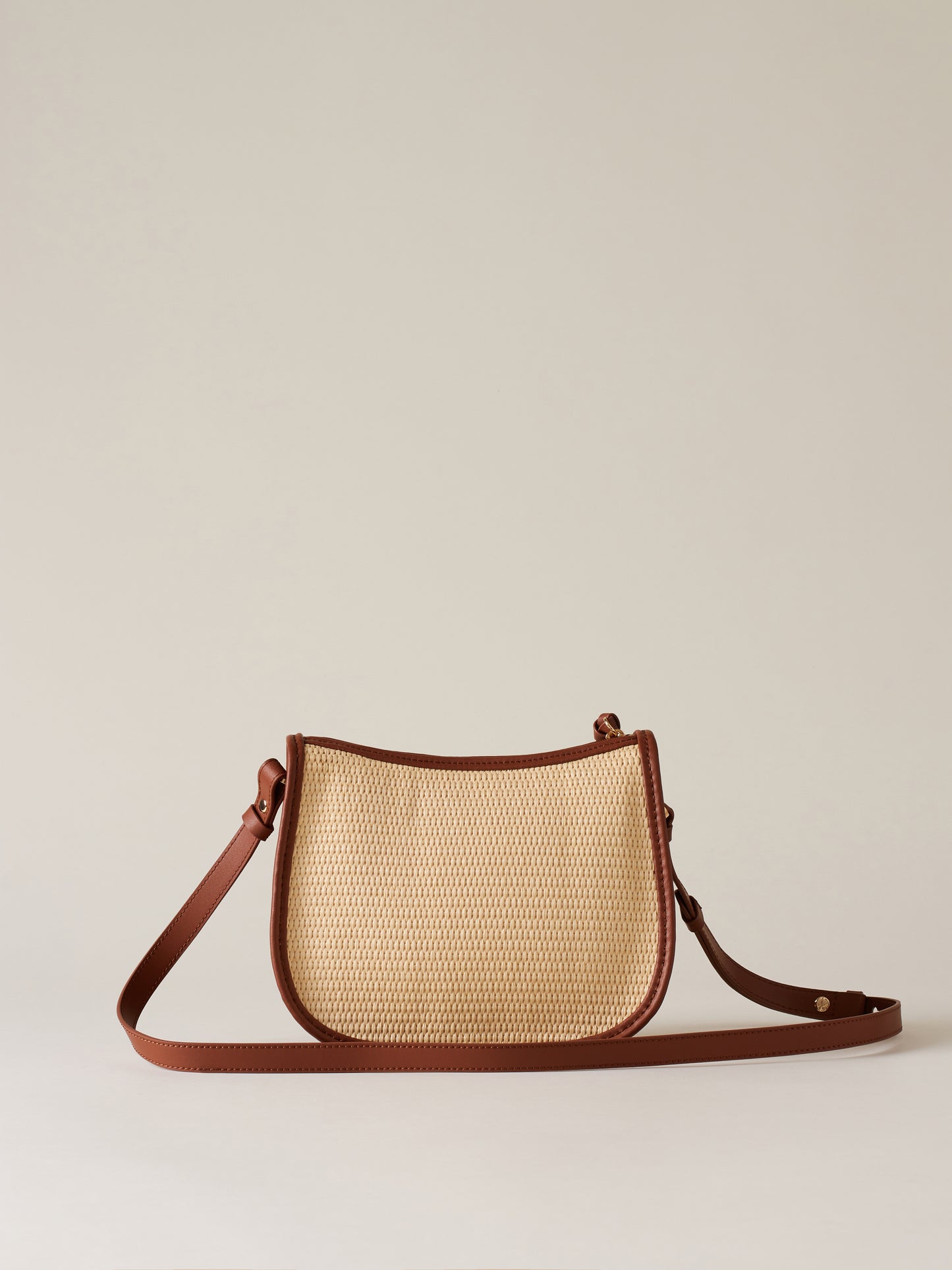 https://admin.shopify.com/store/gulieshop/products/15384147624285#:~:text=https%3A//www.gulieshop.it%20%E2%80%BA%20products%20%E2%80%BA%20boronese%2Dborsa%2Dtracolla%2Driviera%2D910100660056%2Dx79
