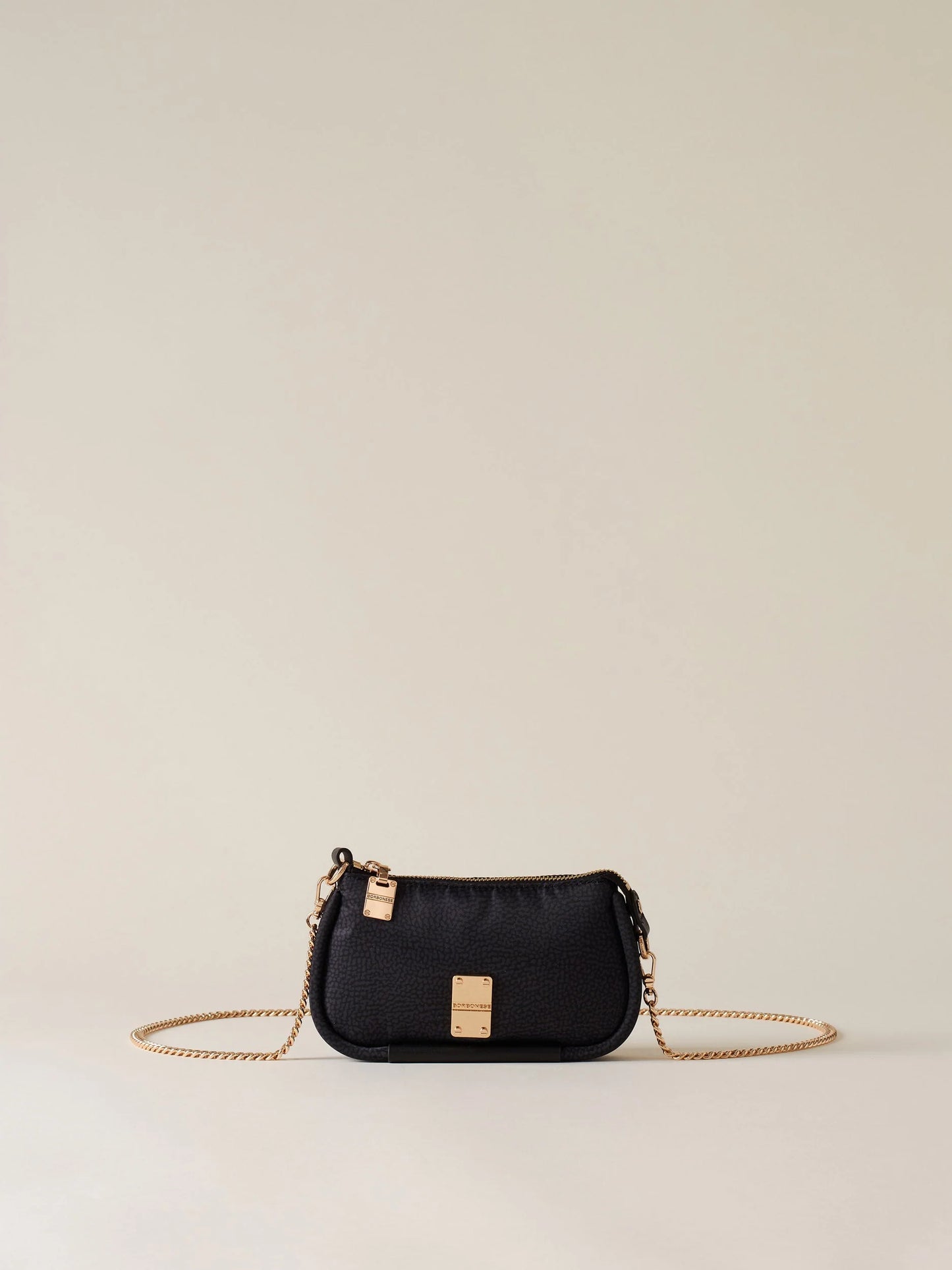 https://admin.shopify.com/store/gulieshop/products/15391808651613#:~:text=https%3A//www.gulieshop.it%20%E2%80%BA%20products%20%E2%80%BA%20borbonese%2Dmini%2Dborsa%2Din%2Dtessuto%2D91020008i15%2D3