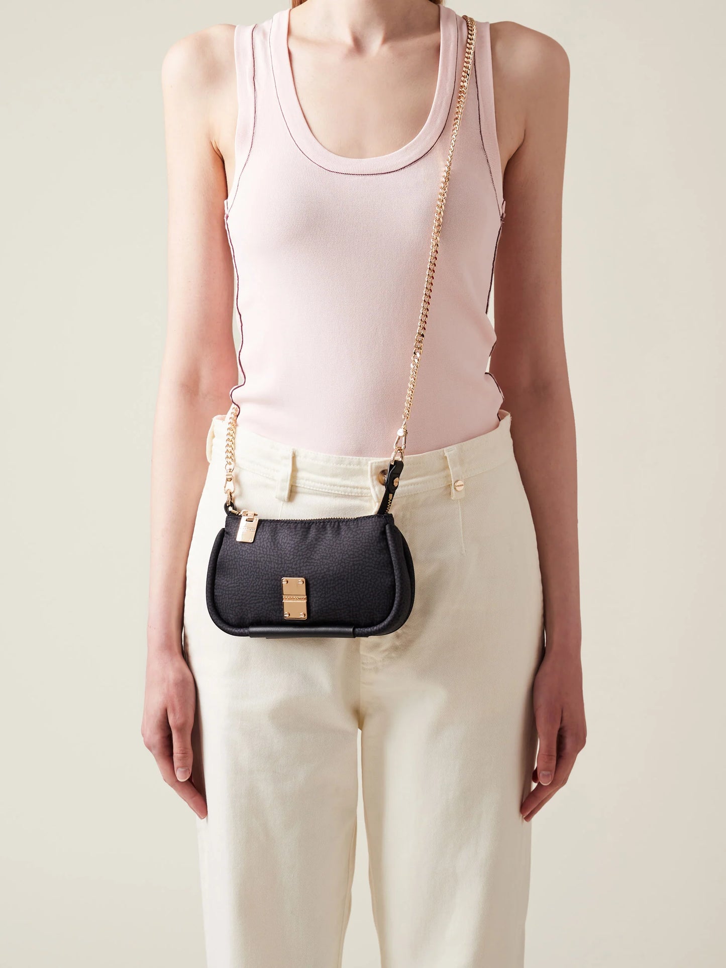 https://admin.shopify.com/store/gulieshop/products/15391808651613#:~:text=https%3A//www.gulieshop.it%20%E2%80%BA%20products%20%E2%80%BA%20borbonese%2Dmini%2Dborsa%2Din%2Dtessuto%2D91020008i15%2D3