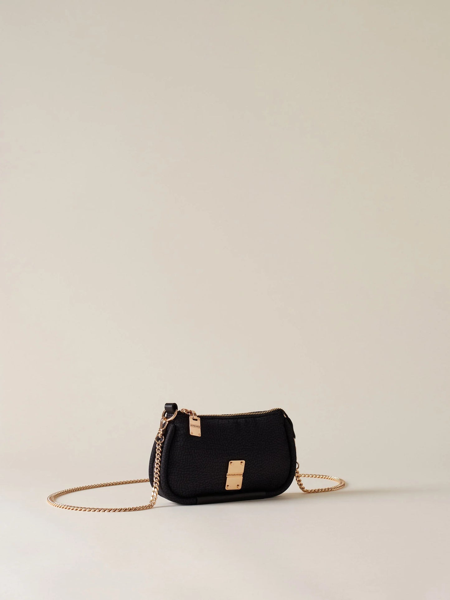 https://admin.shopify.com/store/gulieshop/products/15391808651613#:~:text=https%3A//www.gulieshop.it%20%E2%80%BA%20products%20%E2%80%BA%20borbonese%2Dmini%2Dborsa%2Din%2Dtessuto%2D91020008i15%2D3
