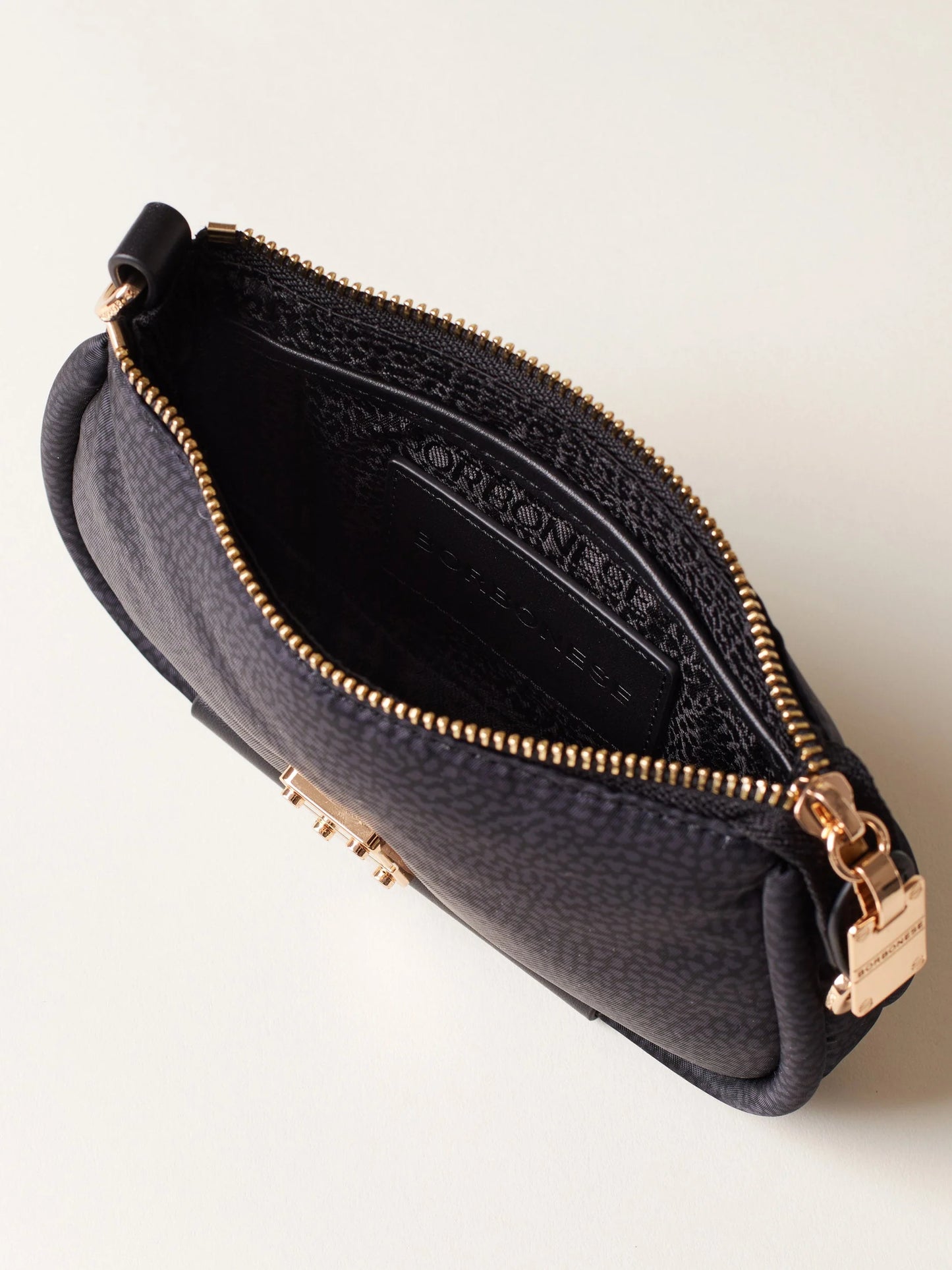 https://admin.shopify.com/store/gulieshop/products/15391808651613#:~:text=https%3A//www.gulieshop.it%20%E2%80%BA%20products%20%E2%80%BA%20borbonese%2Dmini%2Dborsa%2Din%2Dtessuto%2D91020008i15%2D3