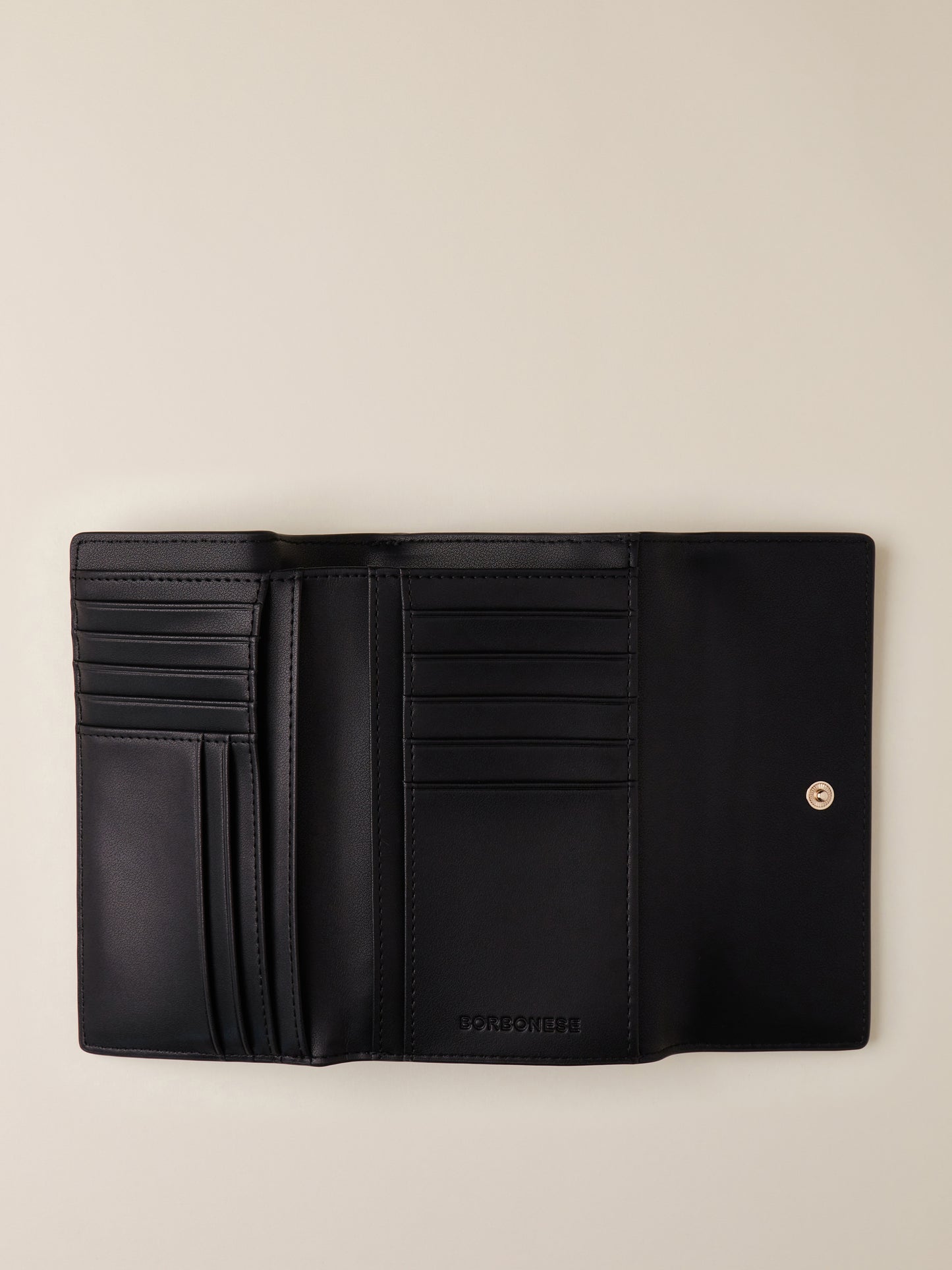 https://admin.shopify.com/store/gulieshop/products/15615140790621#:~:text=https%3A//www.gulieshop.it%20%E2%80%BA%20products%20%E2%80%BA%20borbonese%2Dportafoglio%2Dmedio%2Dcon%2Dpatta%2D91020036220