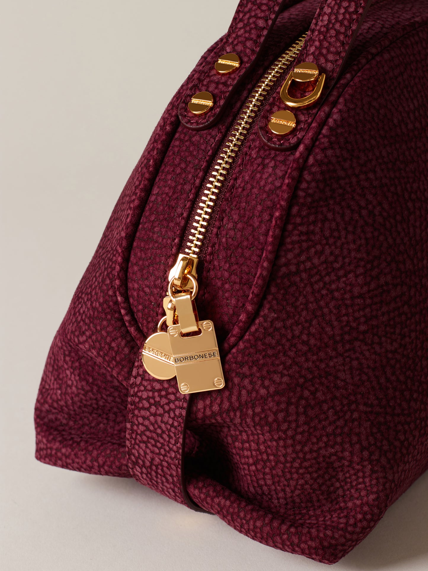 https://admin.shopify.com/store/gulieshop/products/15491900571997#:~:text=https%3A//www.gulieshop.it%20%E2%80%BA%20products%20%E2%80%BA%20borbonese%2Dborsa%2Dbauletto%2Dsexy%2D923329%2D684