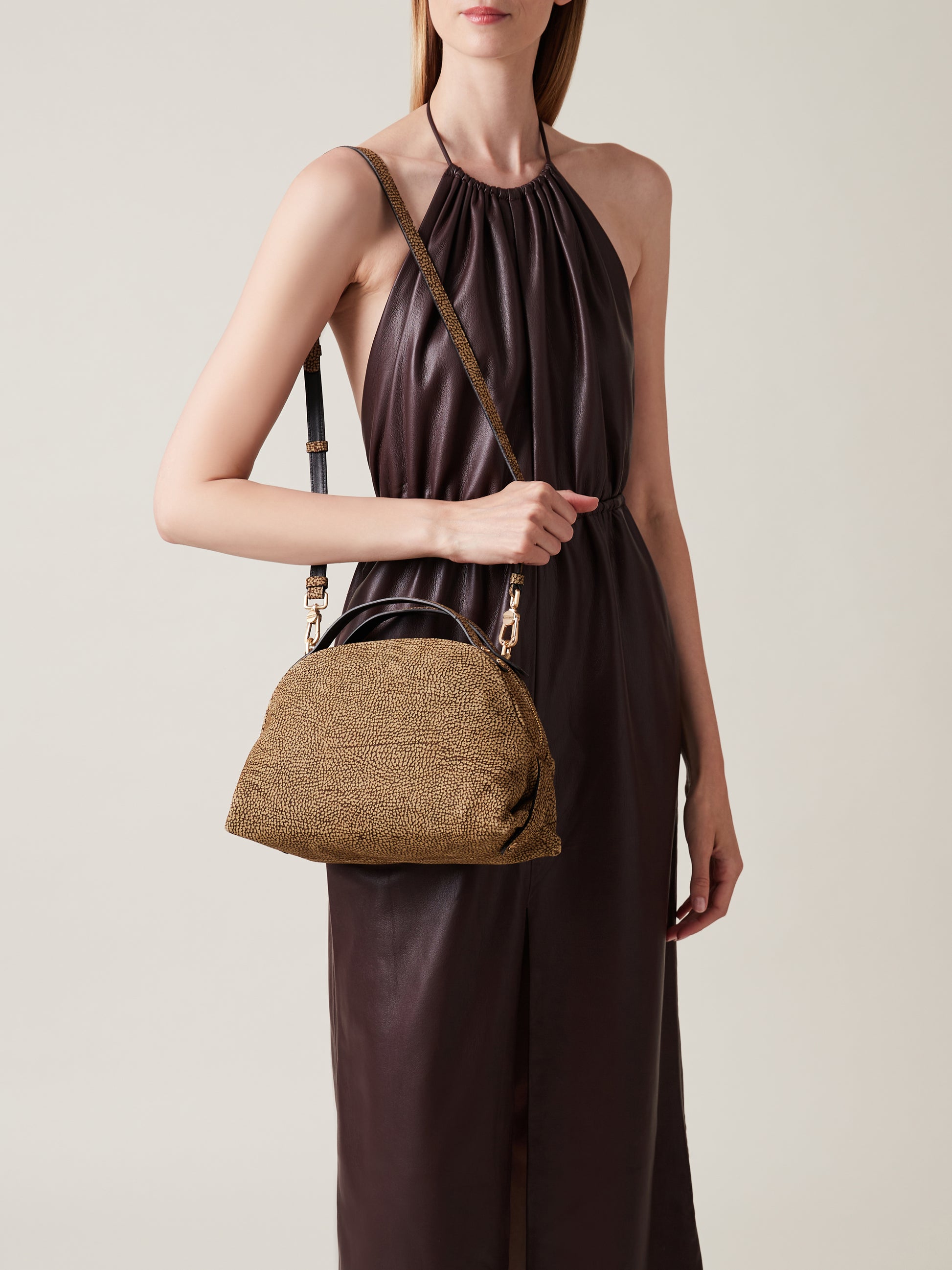 https://admin.shopify.com/store/gulieshop/products/15491901161821#:~:text=https%3A//www.gulieshop.it%20%E2%80%BA%20products%20%E2%80%BA%20borbonese%2Dborsa%2Da%2Dbauletto%2Dsexy%2D923329%2D684
