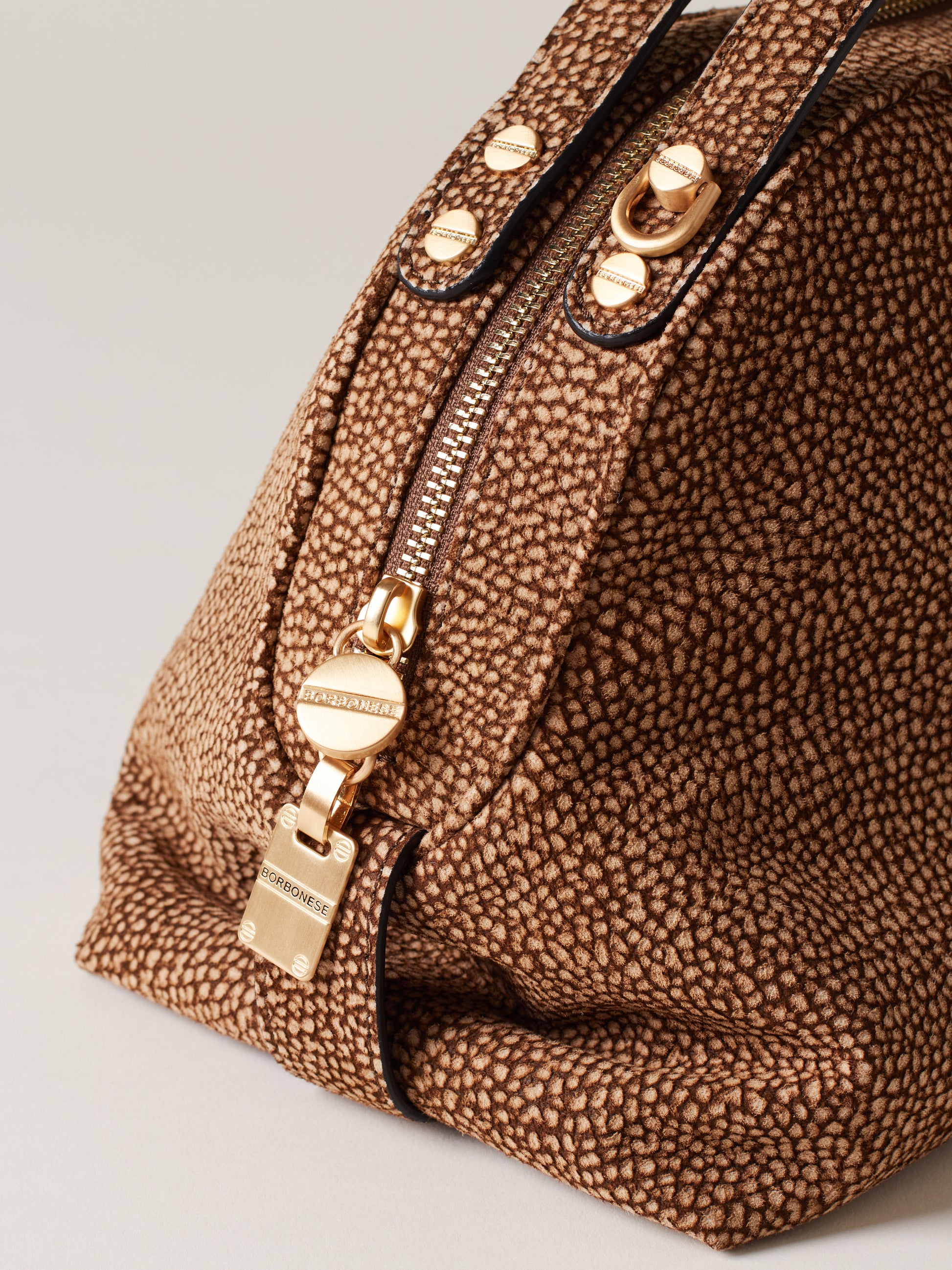 https://admin.shopify.com/store/gulieshop/products/15491901161821#:~:text=https%3A//www.gulieshop.it%20%E2%80%BA%20products%20%E2%80%BA%20borbonese%2Dborsa%2Da%2Dbauletto%2Dsexy%2D923329%2D684