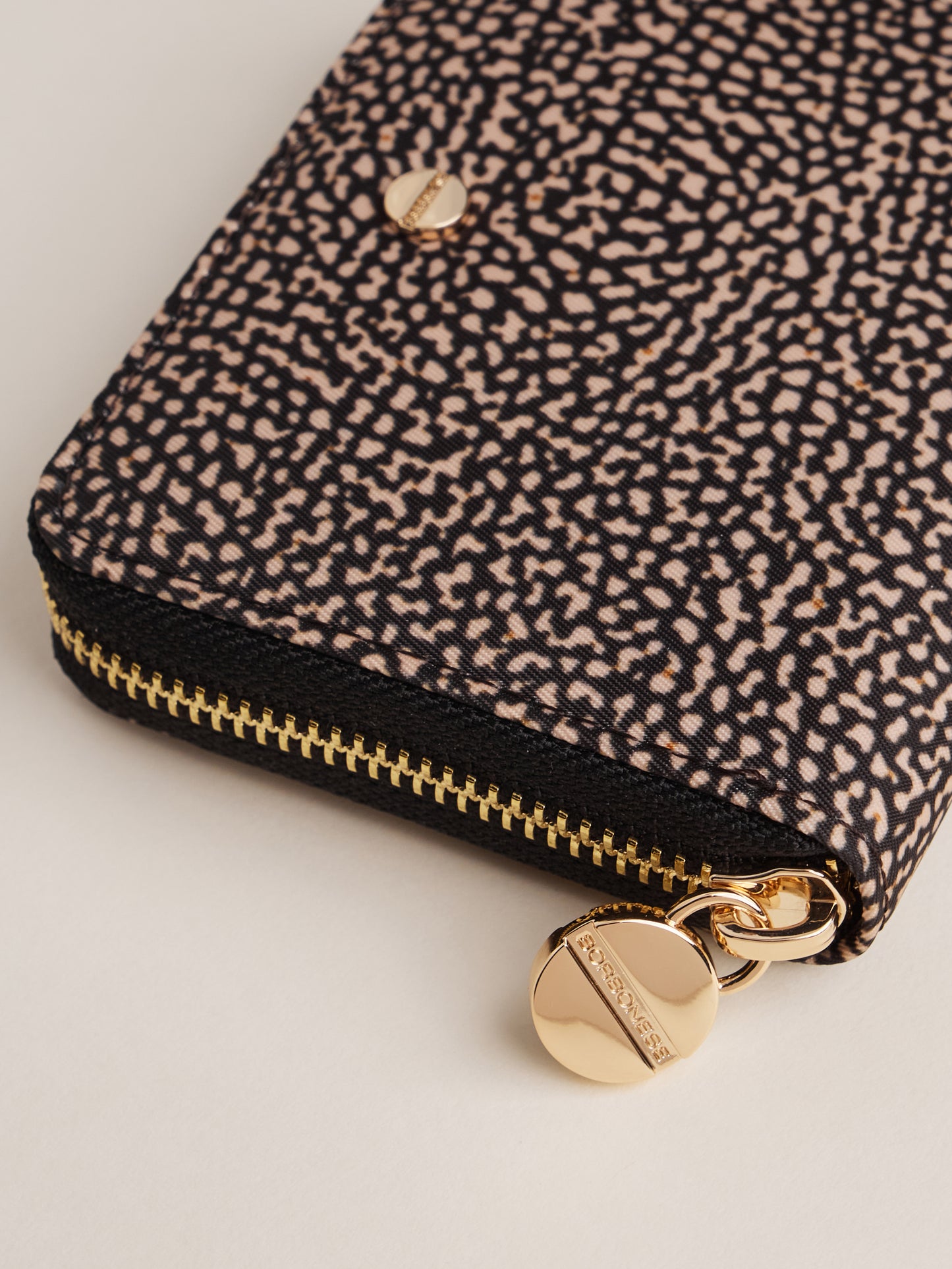 https://admin.shopify.com/store/gulieshop/products/15491902177629#:~:text=https%3A//www.gulieshop.it%20%E2%80%BA%20products%20%E2%80%BA%20borbonese%2Dportafoglio%2Dcon%2Dzip%2D930156%2Di15%2D1