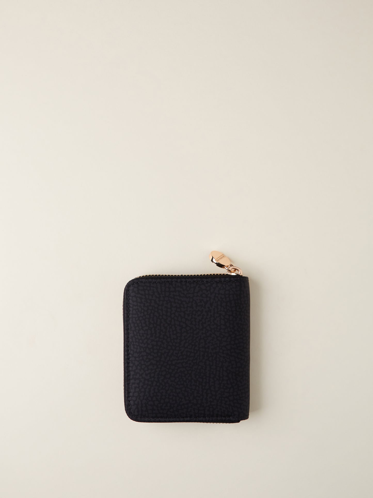 https://admin.shopify.com/store/gulieshop/products/15491902112093#:~:text=https%3A//www.gulieshop.it%20%E2%80%BA%20products%20%E2%80%BA%20borbonese%2Dportafoglio%2Dcon%2Dzip%2D930156%2Di15