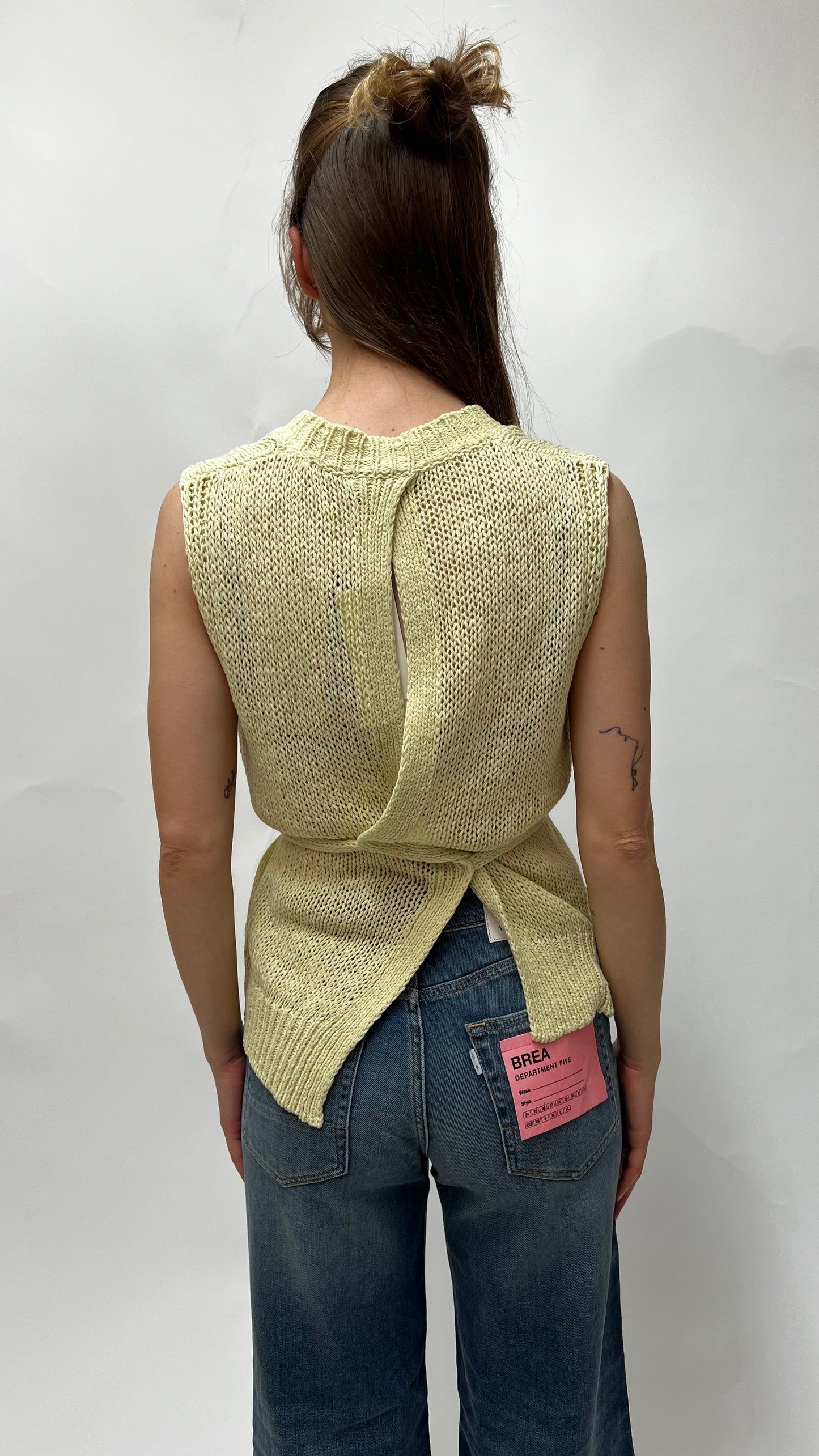 https://admin.shopify.com/store/gulieshop/products/15400666661213#:~:text=https%3A//www.gulieshop.it%20%E2%80%BA%20products%20%E2%80%BA%20r%2Dcollina%2Dgilet%2Din%2Dfilo%2Db41018