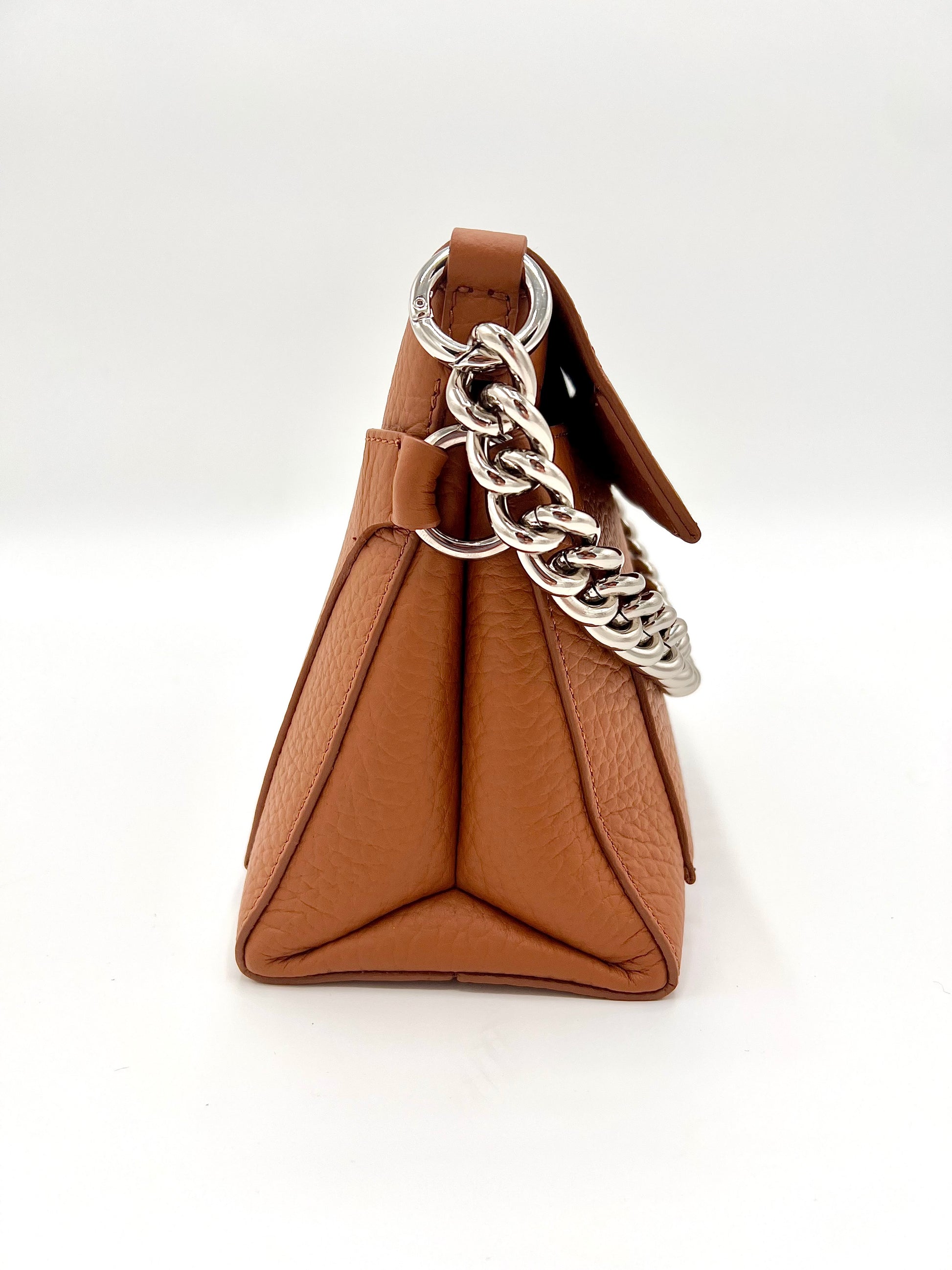 https://admin.shopify.com/store/gulieshop/products/15413202092381#:~:text=https%3A//www.gulieshop.it%20%E2%80%BA%20products%20%E2%80%BA%20orciani%2Dborsa%2Da%2Dspalla%2Dpiccola%2Dmissy%2Ds%2Dsoft%2Db02173%2D2