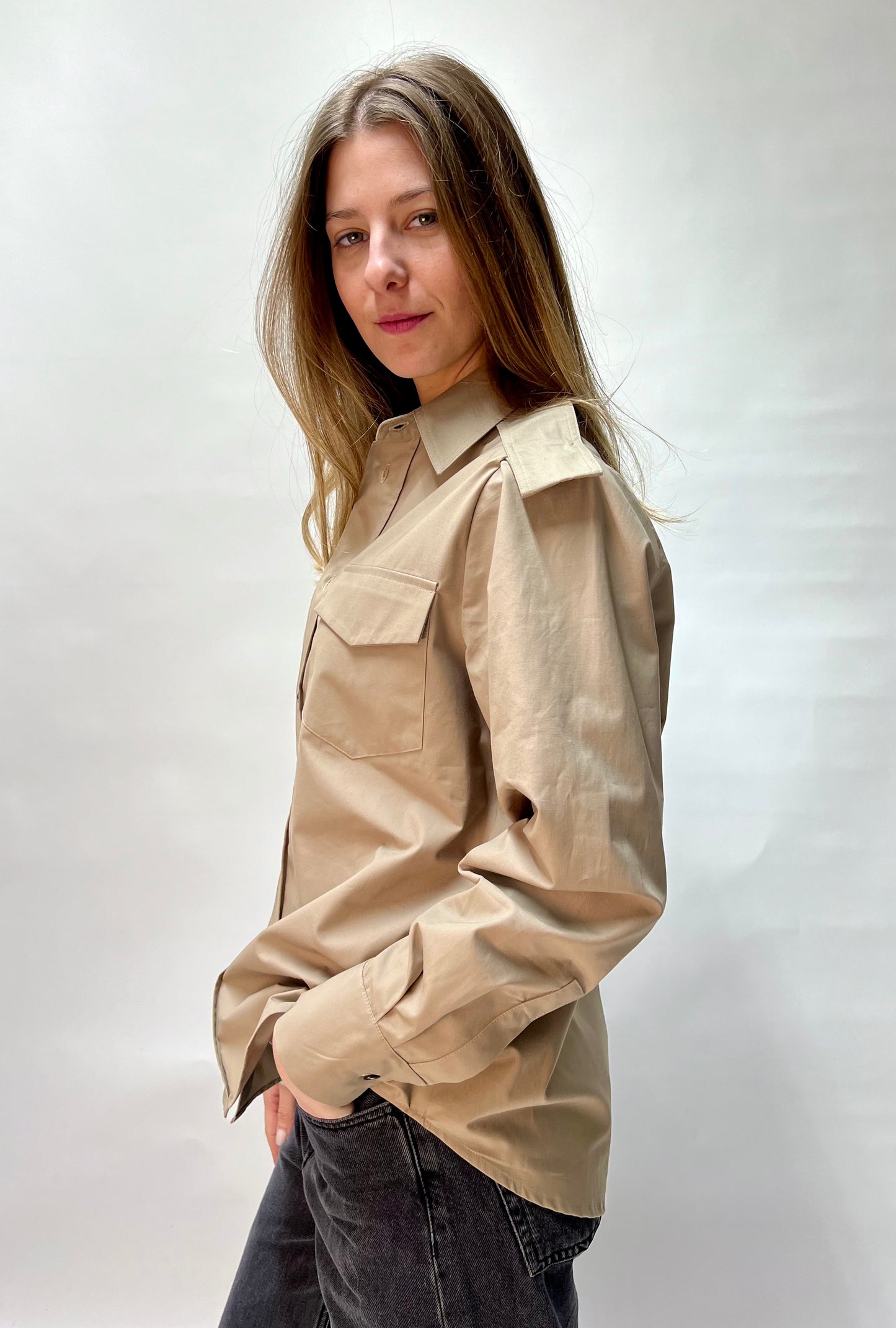 The M Camicia in cotone con alamari Ilean