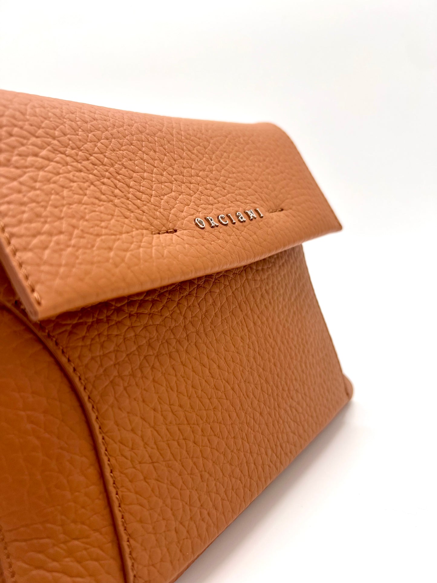 https://admin.shopify.com/store/gulieshop/products/15413202092381#:~:text=https%3A//www.gulieshop.it%20%E2%80%BA%20products%20%E2%80%BA%20orciani%2Dborsa%2Da%2Dspalla%2Dpiccola%2Dmissy%2Ds%2Dsoft%2Db02173%2D2