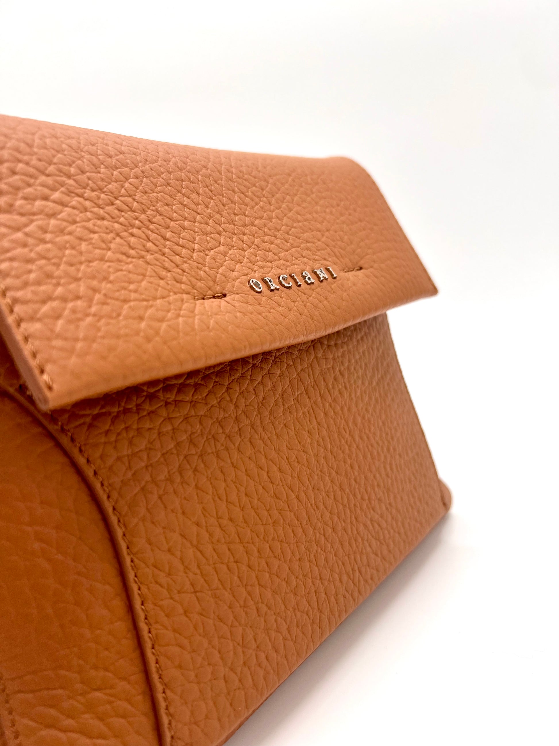 https://admin.shopify.com/store/gulieshop/products/15413202092381#:~:text=https%3A//www.gulieshop.it%20%E2%80%BA%20products%20%E2%80%BA%20orciani%2Dborsa%2Da%2Dspalla%2Dpiccola%2Dmissy%2Ds%2Dsoft%2Db02173%2D2