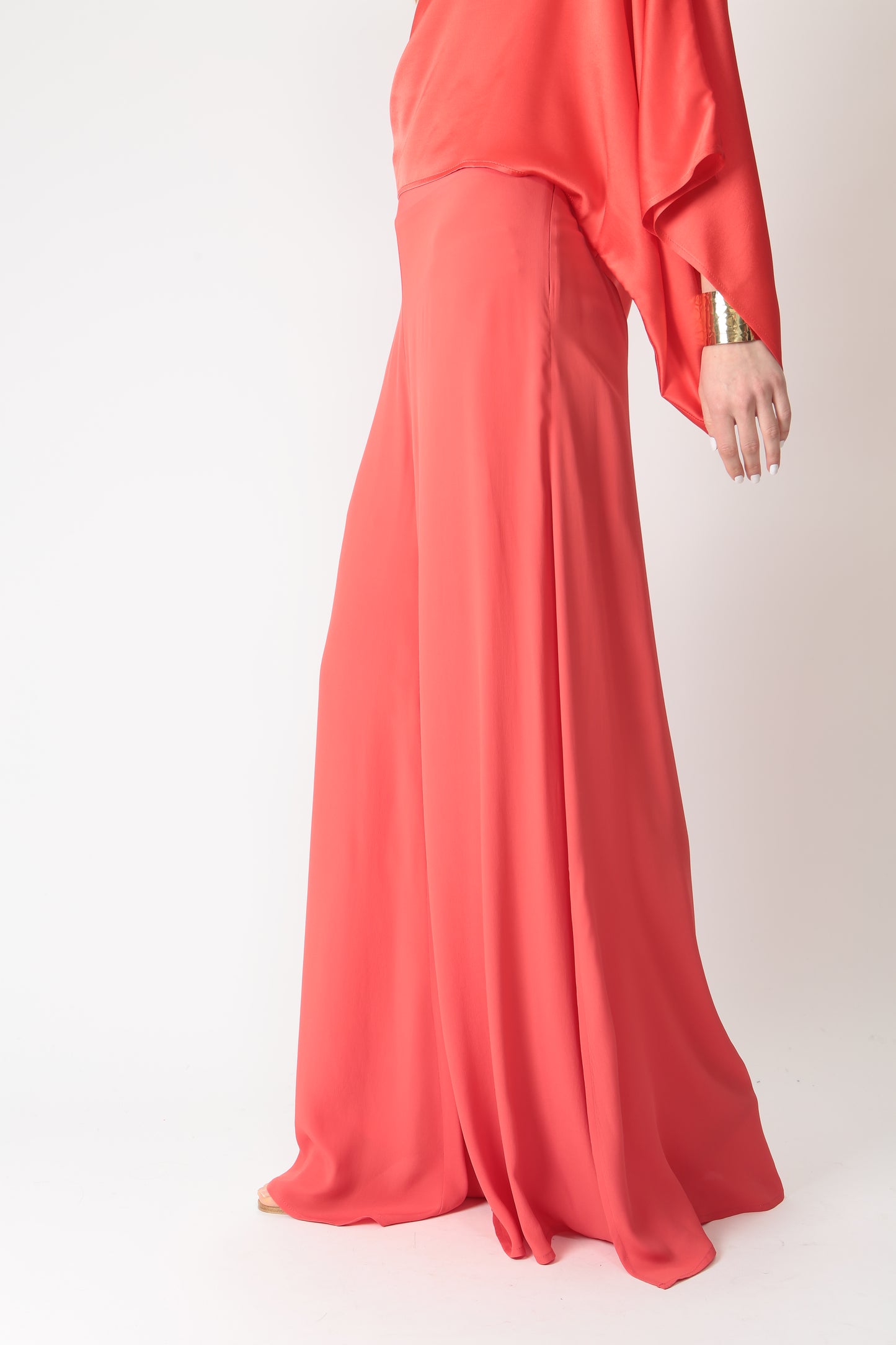 https://admin.shopify.com/store/gulieshop/products/9114938016093#:~:text=Invia-,Ottod%27ame%20Pantalone%20ampio%20in%20misto%20seta%20DP9522,-Contenuto%20multimediale%201