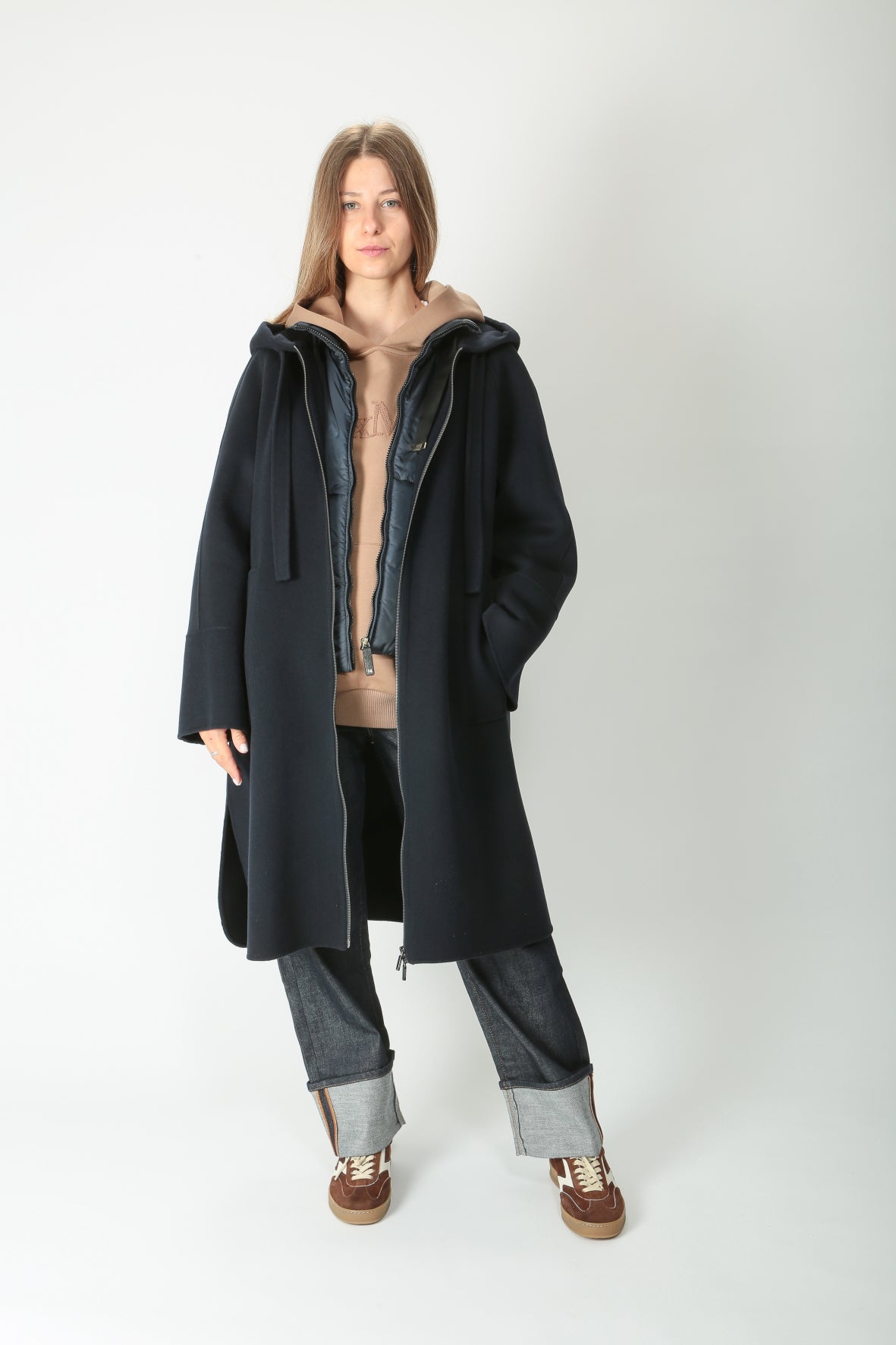 https://admin.shopify.com/store/gulieshop/products/9620994556253#:~:text=https%3A//www.gulieshop.it%20%E2%80%BA%20products%20%E2%80%BA%20s%2Dmaxmara%2Dcappotto%2Dcon%2Dcappuccio%2Dfelpi
