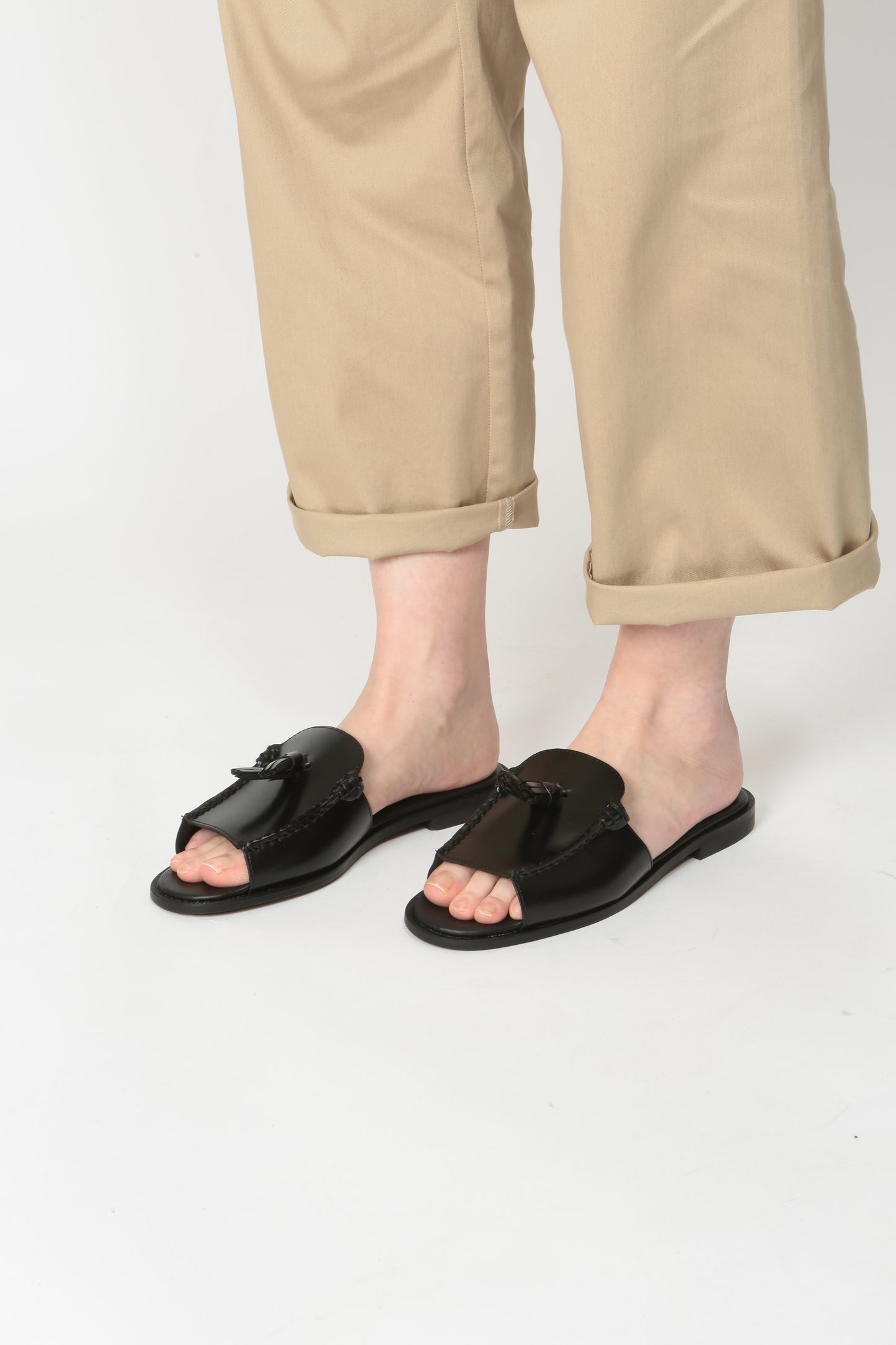 https://admin.shopify.com/store/gulieshop/products/15337890152797#:~:text=https%3A//www.gulieshop.it%20%E2%80%BA%20products%20%E2%80%BA%20sebago%2Dsandalo%2Dbasso%2Dwill%2Dslide%2D73115zw