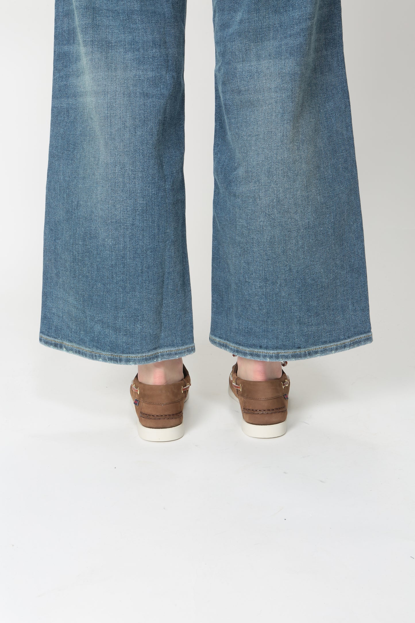 https://admin.shopify.com/store/gulieshop/products/15337890578781#:~:text=https%3A//www.gulieshop.it%20%E2%80%BA%20products%20%E2%80%BA%20sebago%2Dscarpa%2Dda%2Dbarca%2Din%2Dnabuk%2Ddocksides%2Dportland%2D74121sw