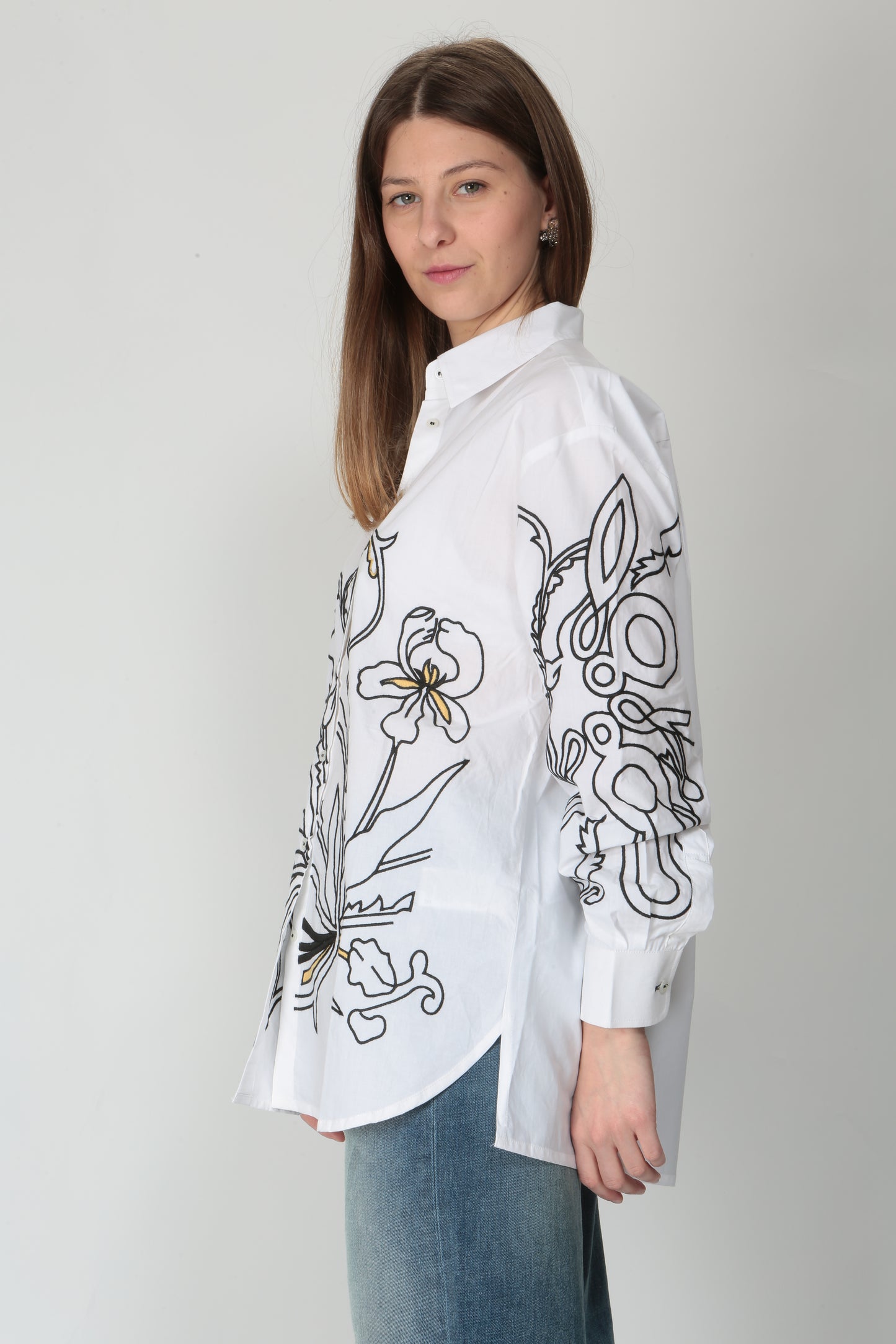 https://admin.shopify.com/store/gulieshop/products/15359827673437#:~:text=https%3A//www.gulieshop.it%20%E2%80%BA%20products%20%E2%80%BA%20ordito%2Dcamicia%2Dricamata%2Doversize%2Dvittoria