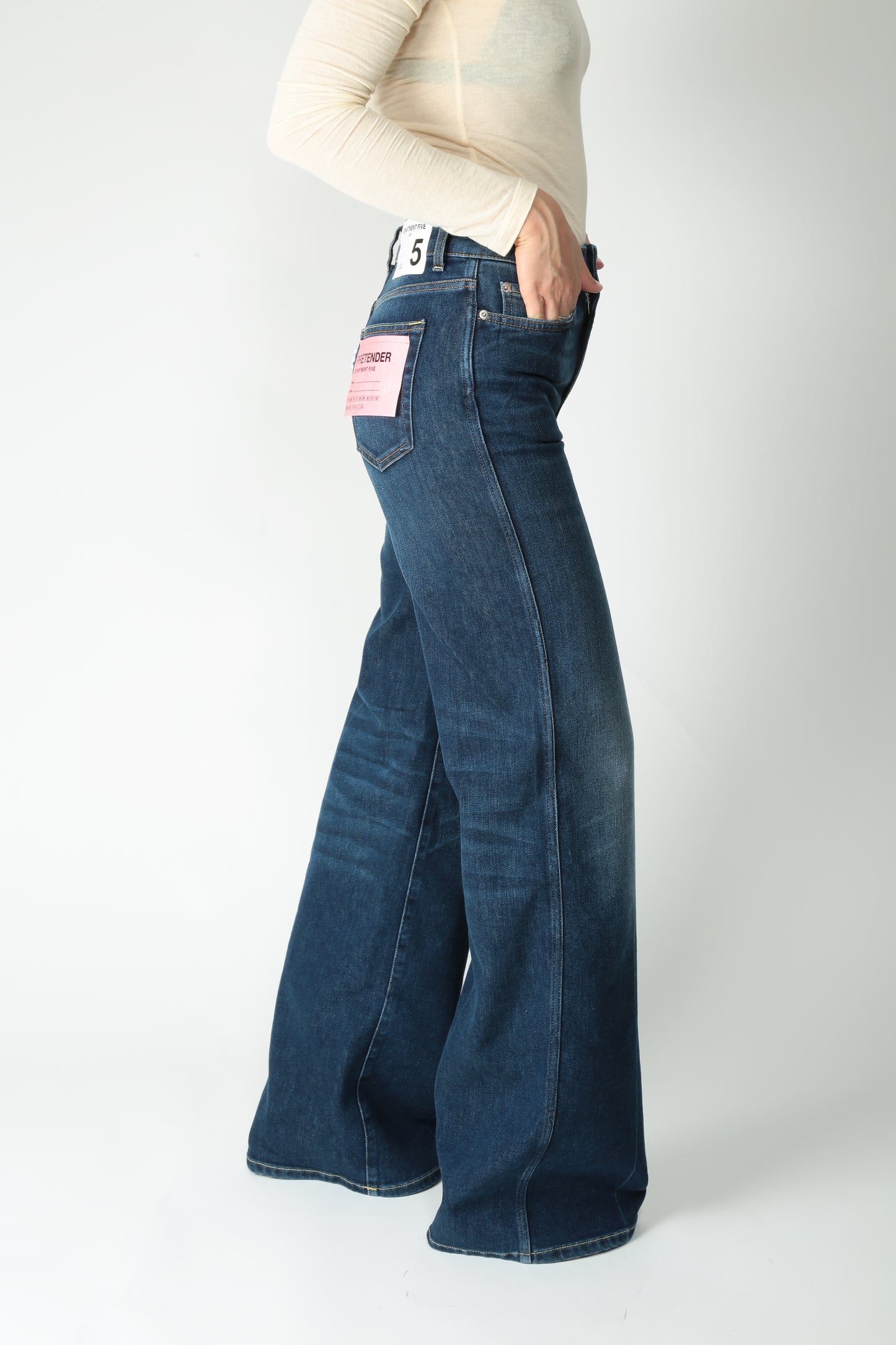 https://admin.shopify.com/store/gulieshop/products/15576296587613#:~:text=https%3A//www.gulieshop.it%20%E2%80%BA%20products%20%E2%80%BA%20department%2D5%2Djeans%2Dgamba%2Dampia%2Dpretender%2Ddp52551d2ds0039121
