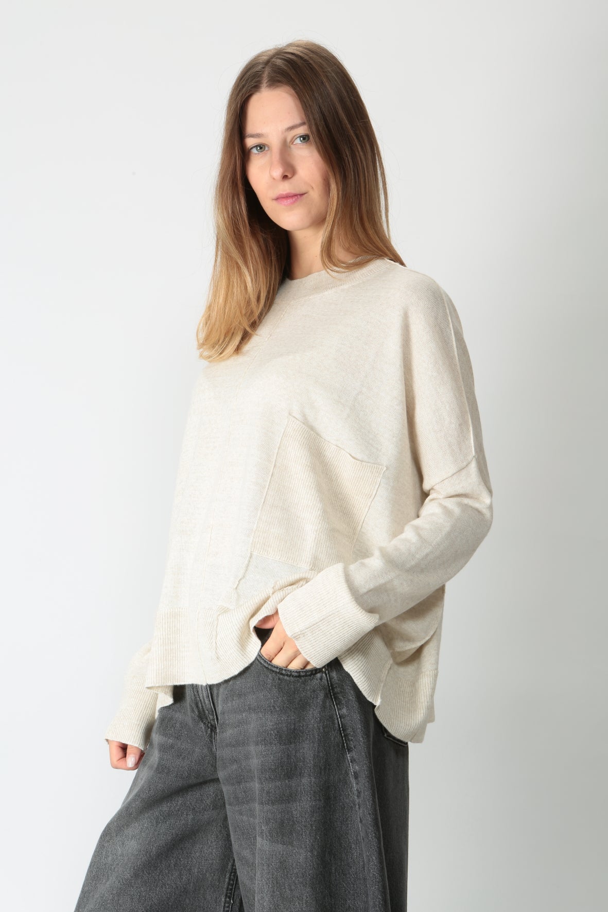 https://admin.shopify.com/store/gulieshop/products/9877532606813#:~:text=https%3A//www.gulieshop.it%20%E2%80%BA%20products%20%E2%80%BA%20jei%2Do%2Dmaglia%2Doversize%2Dmisto%2Dlana%2D4328