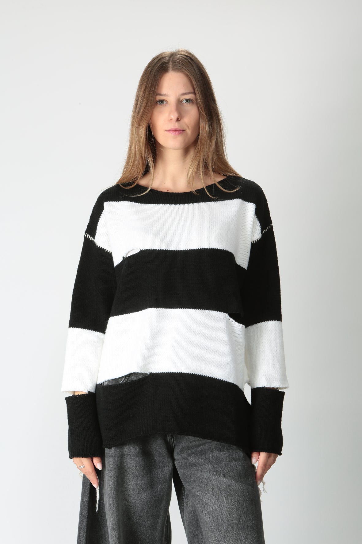 https://admin.shopify.com/store/gulieshop/products/9877533032797#:~:text=https%3A//www.gulieshop.it%20%E2%80%BA%20products%20%E2%80%BA%20jei%2Do%2Dmaglia%2Doversize%2Din%2Dmisto%2Dlana%2D4381