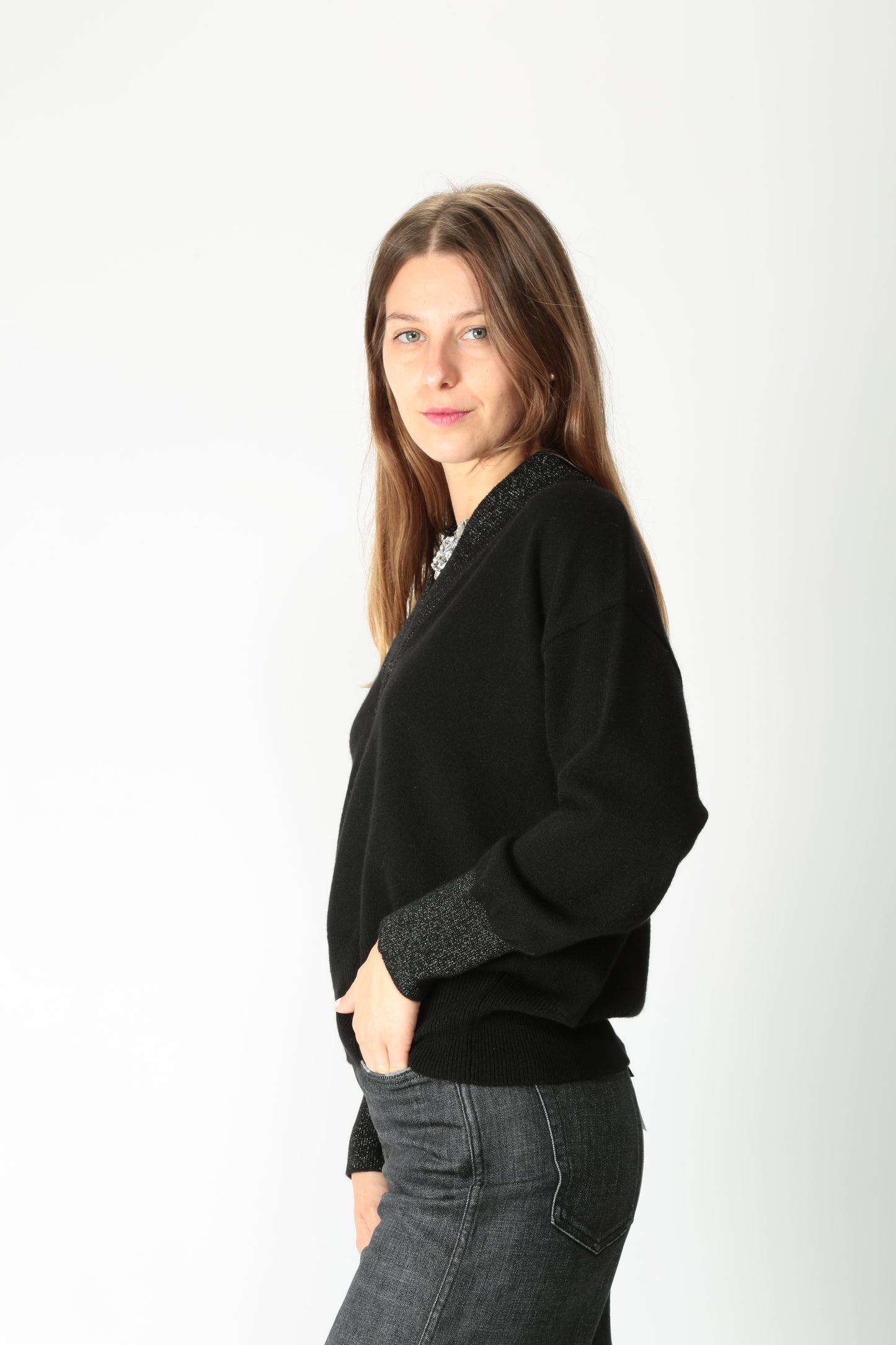 https://admin.shopify.com/store/gulieshop/products/15580054749533#:~:text=https%3A//www.gulieshop.it%20%E2%80%BA%20products%20%E2%80%BA%20purotatto%2Dmaglia%2Din%2Dcachemire%2Dfw250612125%2D1