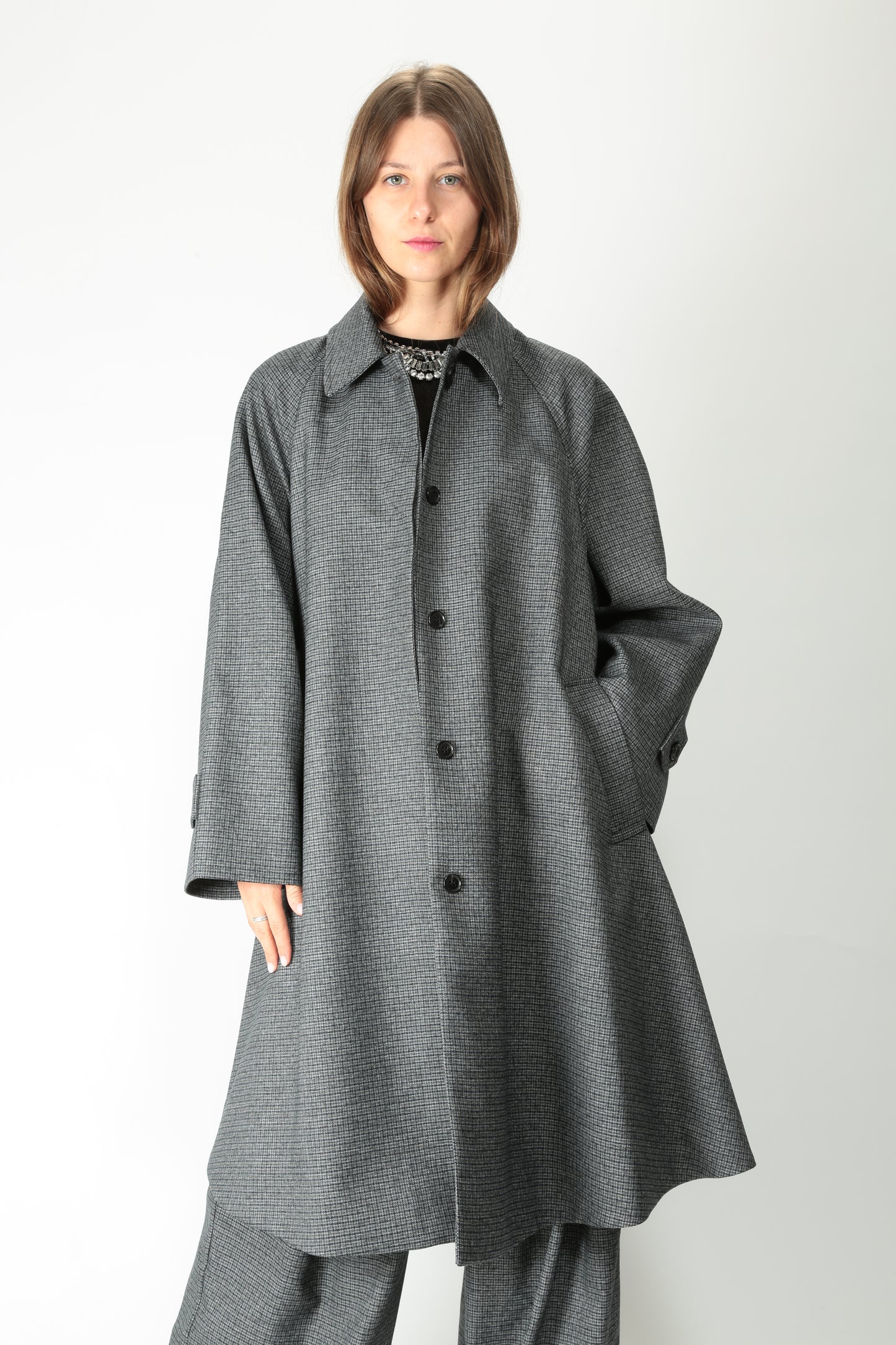 https://admin.shopify.com/store/gulieshop/products/15579497333085#:~:text=https%3A//www.gulieshop.it%20%E2%80%BA%20products%20%E2%80%BA%20meimeij%2Dcappotto%2Dlungo%2Dm5fv01