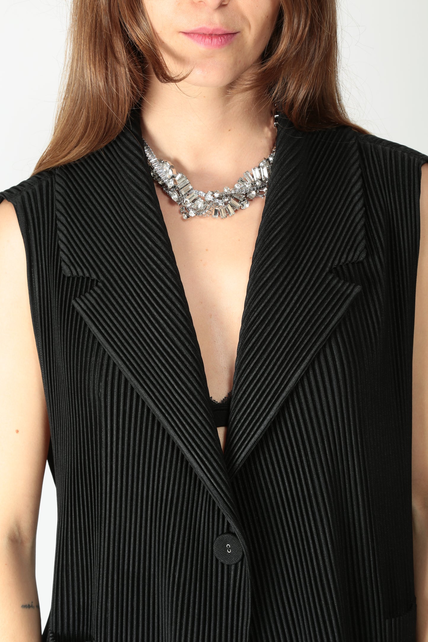 https://admin.shopify.com/store/gulieshop/products/15579496055133#:~:text=https%3A//www.gulieshop.it%20%E2%80%BA%20products%20%E2%80%BA%20meimeij%2Dgilet%2Dplisse%2Dm5fy19