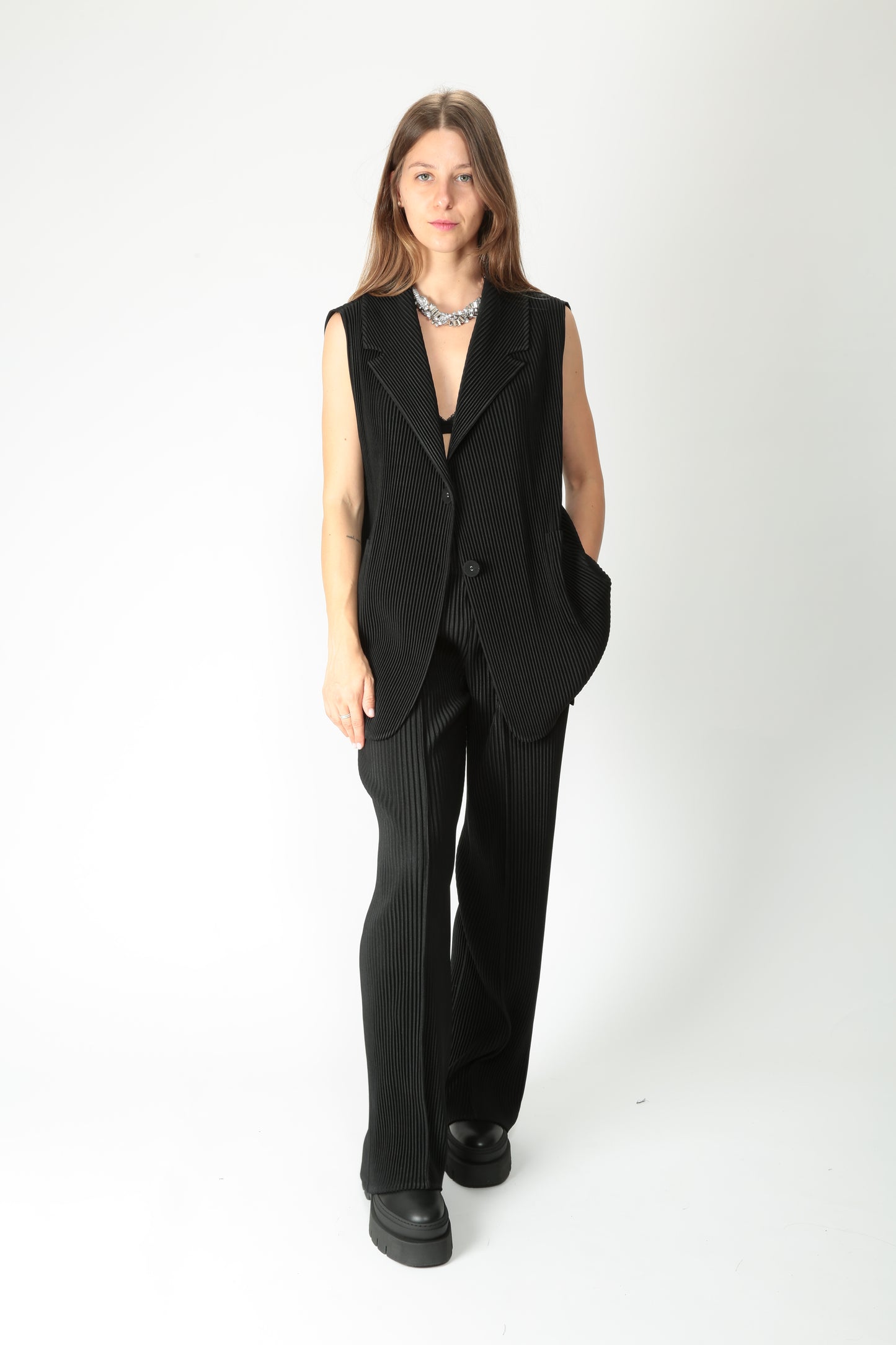 https://admin.shopify.com/store/gulieshop/products/15579496055133#:~:text=https%3A//www.gulieshop.it%20%E2%80%BA%20products%20%E2%80%BA%20meimeij%2Dgilet%2Dplisse%2Dm5fy19