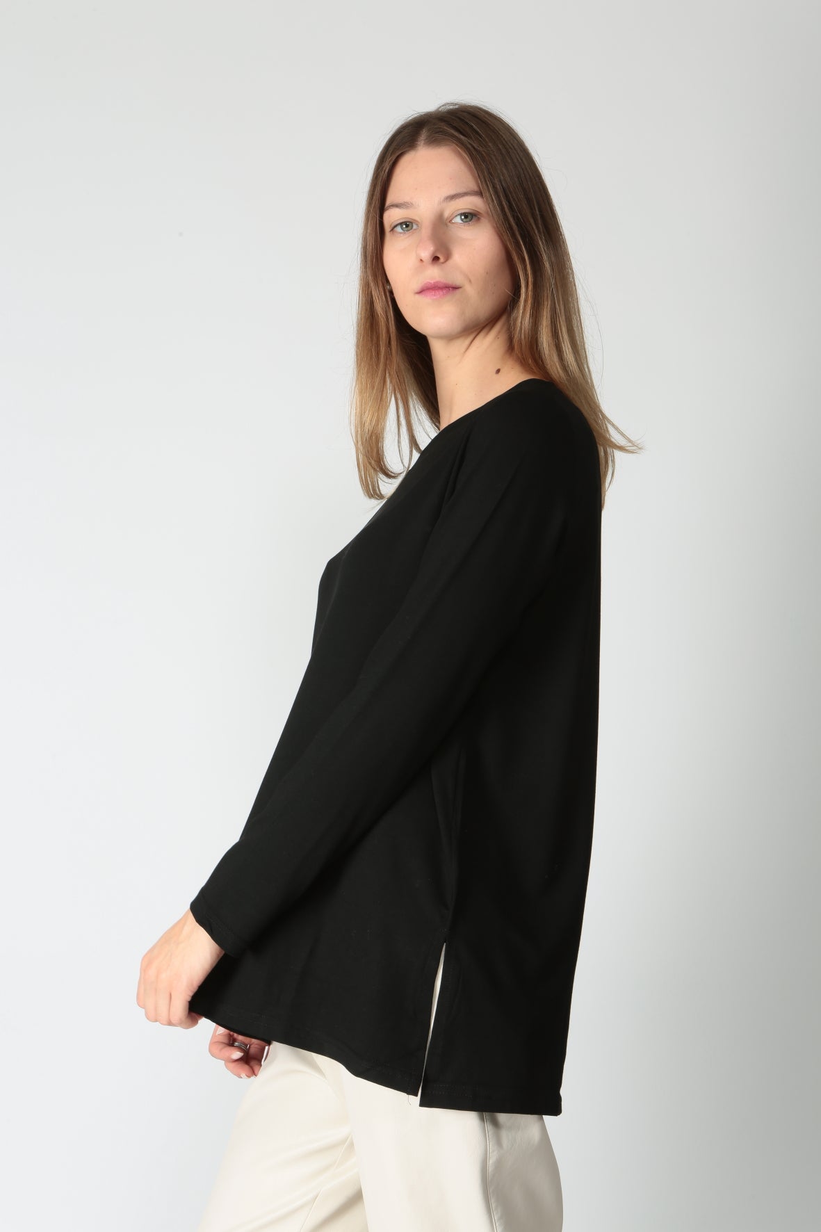 https://admin.shopify.com/store/gulieshop/products/9890717106525#:~:text=https%3A//www.gulieshop.it%20%E2%80%BA%20products%20%E2%80%BA%20maida%2Dmila%2Dmaglia%2Doversize%2Din%2Dviscosa%2D245m5023