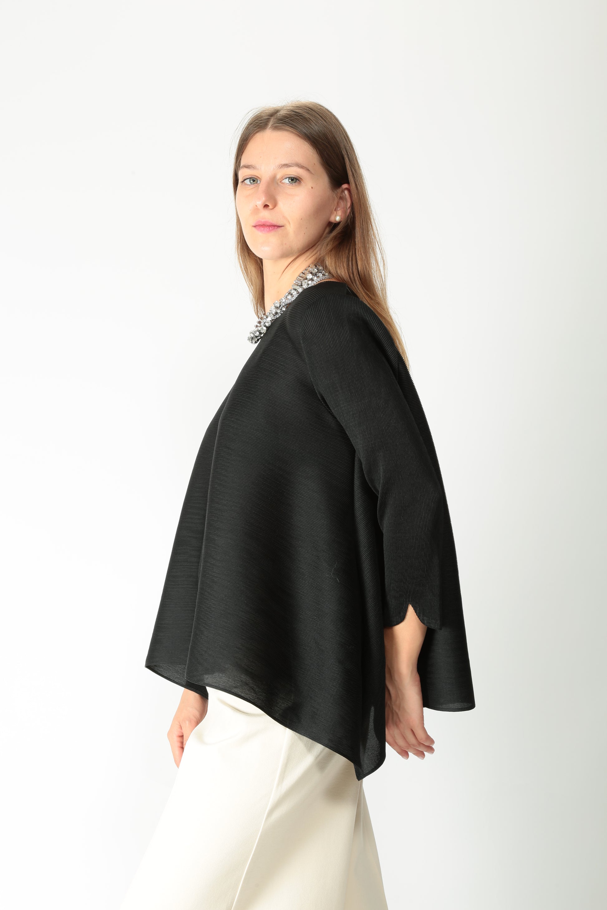 https://admin.shopify.com/store/gulieshop/products/15579496251741#:~:text=https%3A//www.gulieshop.it%20%E2%80%BA%20products%20%E2%80%BA%20meimeij%2Dblusa%2Dplisse%2Dm5fy03