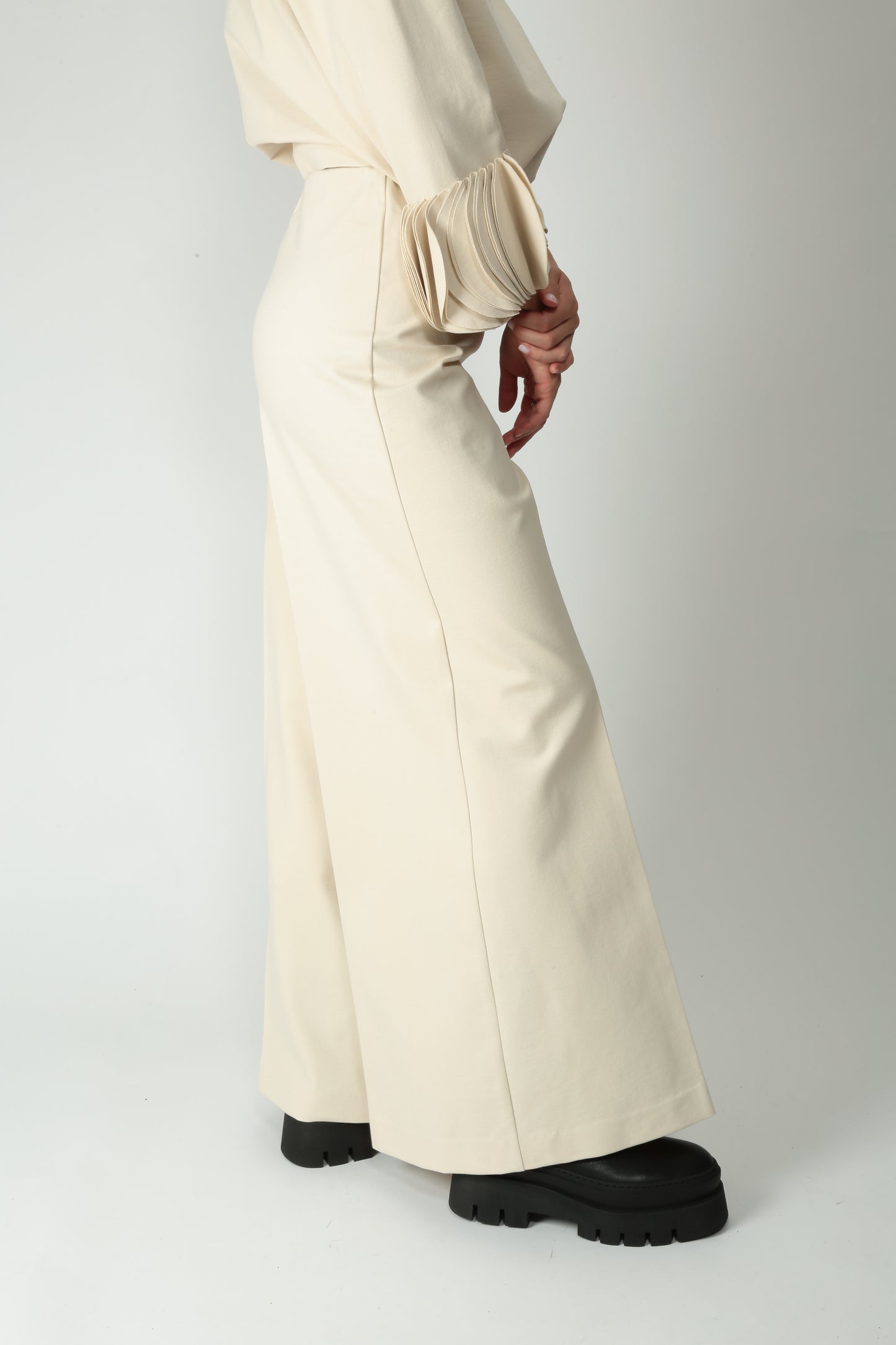 https://admin.shopify.com/store/gulieshop/products/15579496415581#:~:text=https%3A//www.gulieshop.it%20%E2%80%BA%20products%20%E2%80%BA%20meimeij%2Dpantalone%2Dampio%2Din%2Dviscosa%2Dstretch%2Dm5fa12