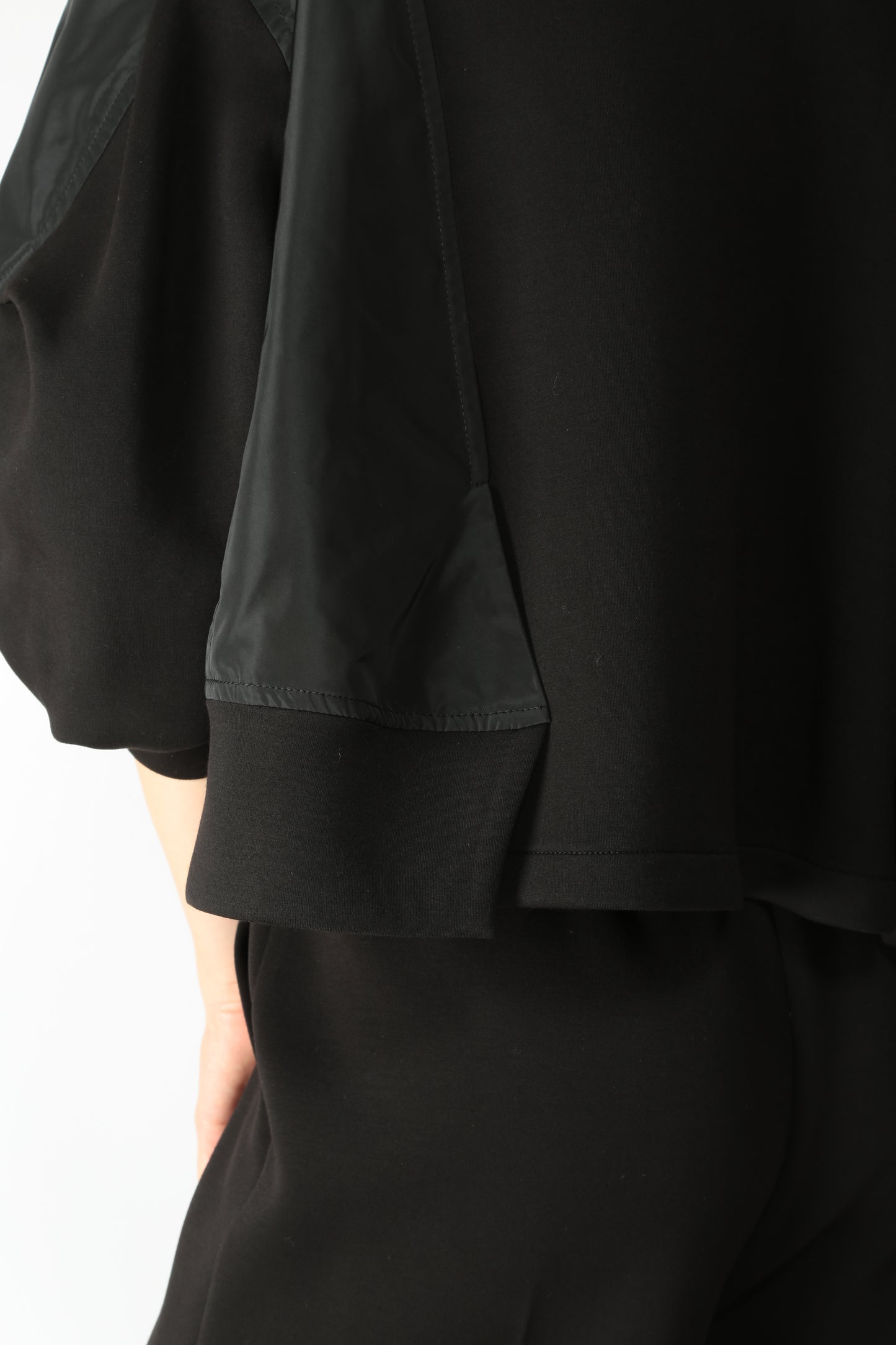 https://admin.shopify.com/store/gulieshop/products/15579497005405#:~:text=https%3A//www.gulieshop.it%20%E2%80%BA%20products%20%E2%80%BA%20meimeij%2Dblusa%2Dcon%2Dinserti%2Dtrecnici%2Dm5fd00