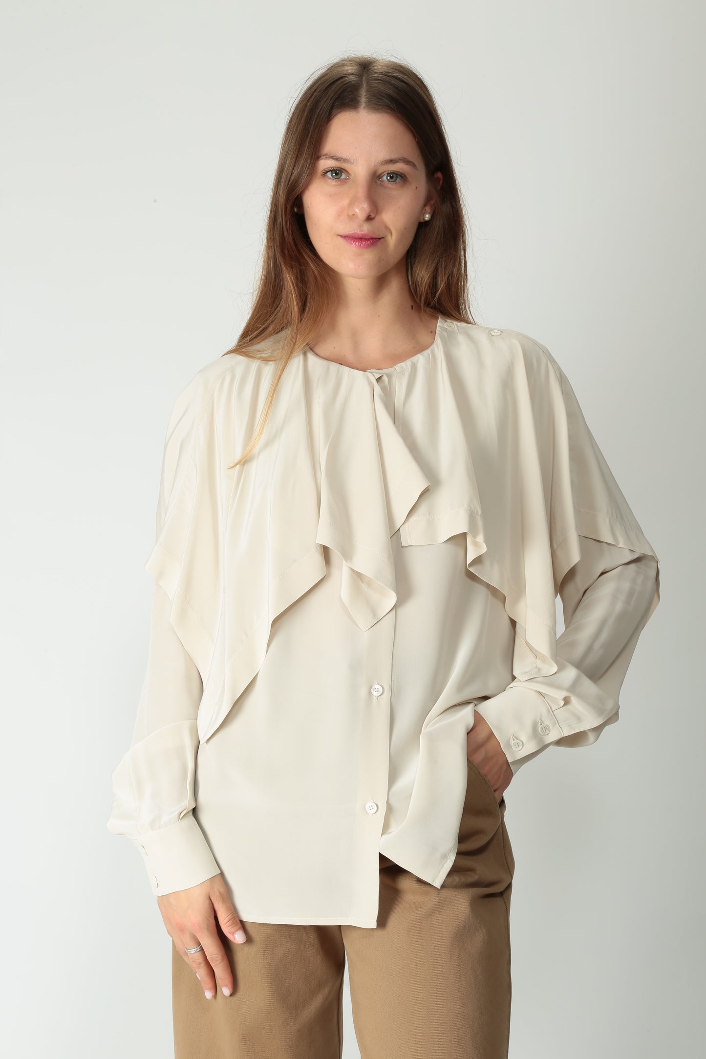 https://admin.shopify.com/store/gulieshop/products/15576519016797#:~:text=https%3A//www.gulieshop.it%20%E2%80%BA%20products%20%E2%80%BA%20tela%2Dcamicia%2Din%2Dviscosa%2Denna