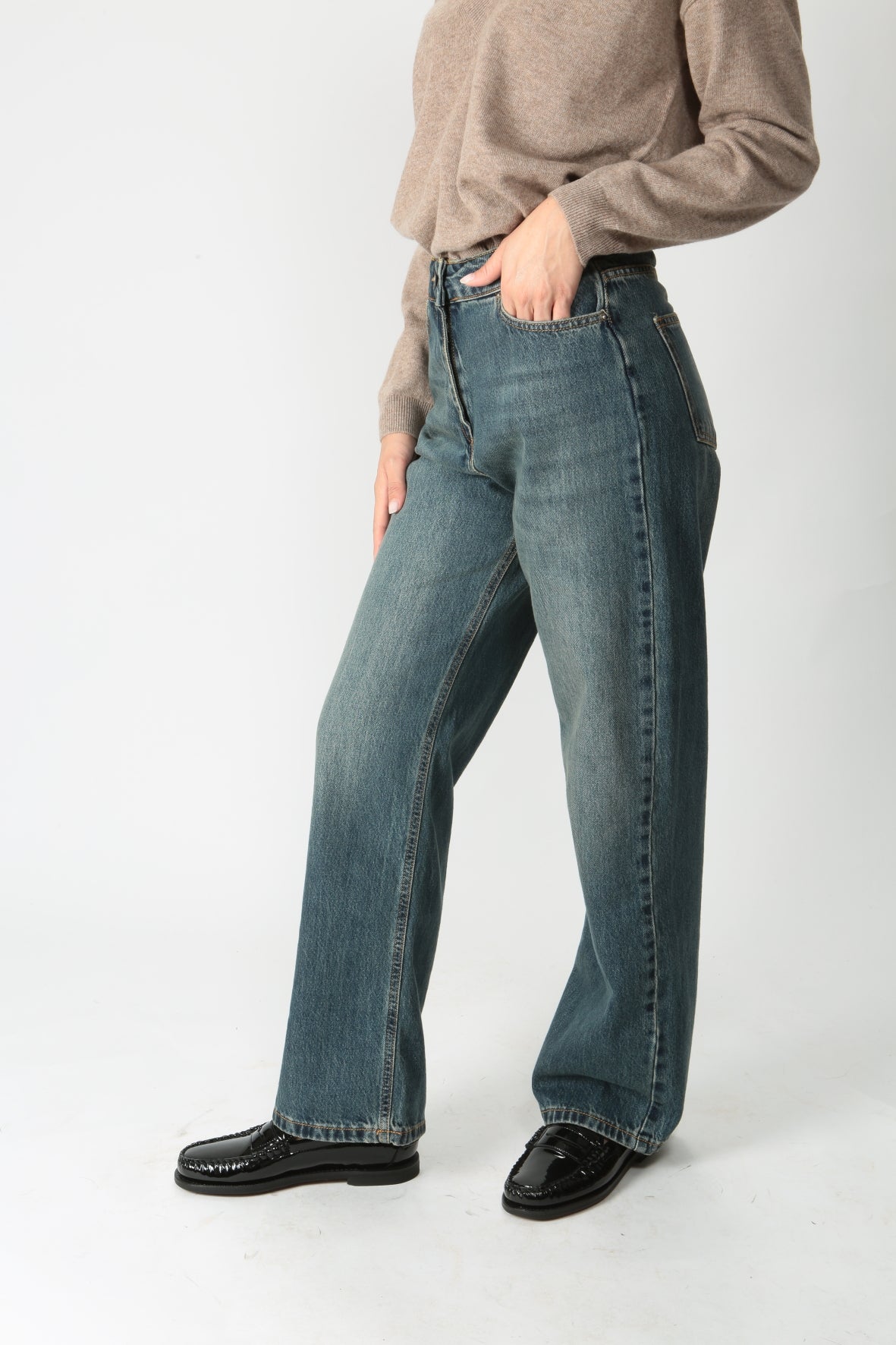 https://admin.shopify.com/store/gulieshop/products/9886177198429#:~:text=https%3A//www.gulieshop.it%20%E2%80%BA%20products%20%E2%80%BA%20god%2Dsave%2Ddenim%2Djeans%2Dstraight%2Dprimula%2D3989%2Dj122%2Dg381
