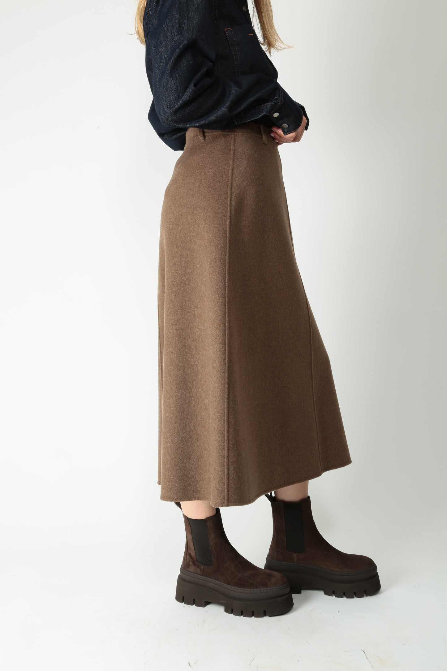 https://admin.shopify.com/store/gulieshop/products/15577929122141#:~:text=https%3A//www.gulieshop.it%20%E2%80%BA%20products%20%E2%80%BA%20s%2Dmaxmara%2Dgonna%2Dsvasata%2Din%2Dlana%2Dgloria