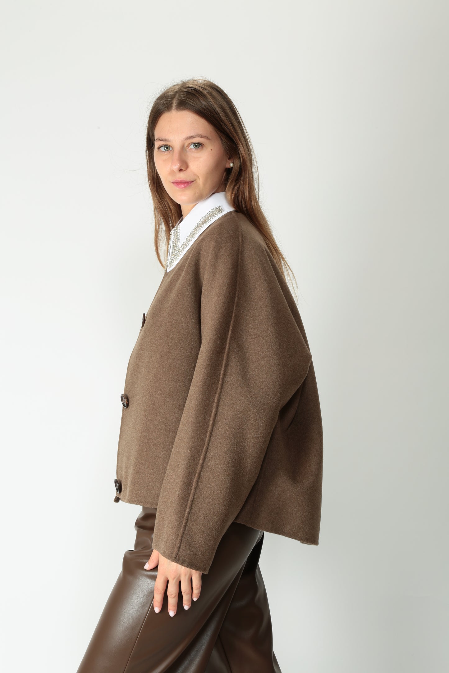 https://admin.shopify.com/store/gulieshop/products/15526146244957#:~:text=https%3A//www.gulieshop.it%20%E2%80%BA%20products%20%E2%80%BA%20s%2Dmaxmara%2Dgiacca%2Din%2Dlana%2Dcon%2Dsciarpa%2Dkate