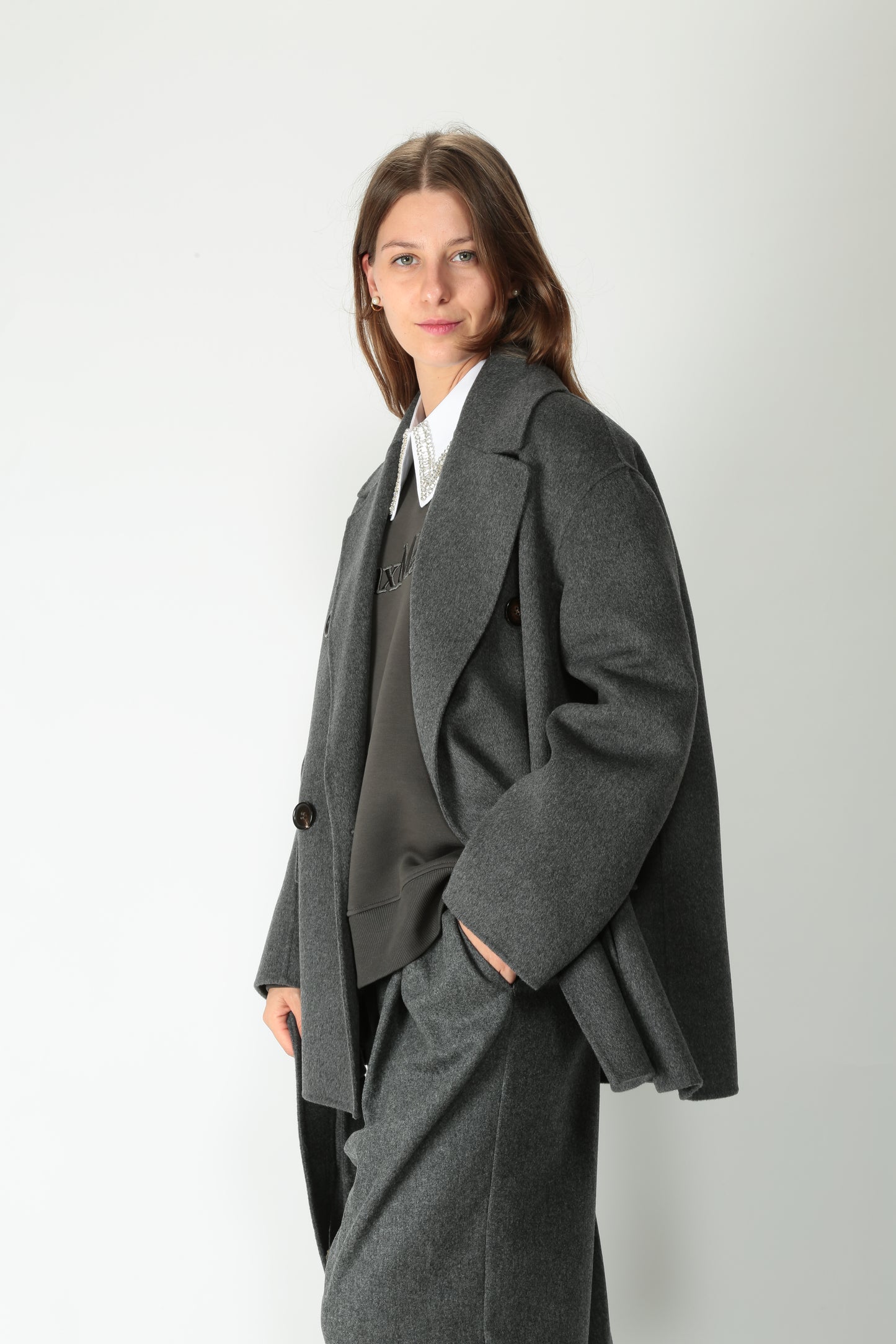 https://admin.shopify.com/store/gulieshop/products/15526146179421#:~:text=https%3A//www.gulieshop.it%20%E2%80%BA%20products%20%E2%80%BA%20s%2Dmaxmara%2Dgiaccone%2Din%2Dlana%2Dornella